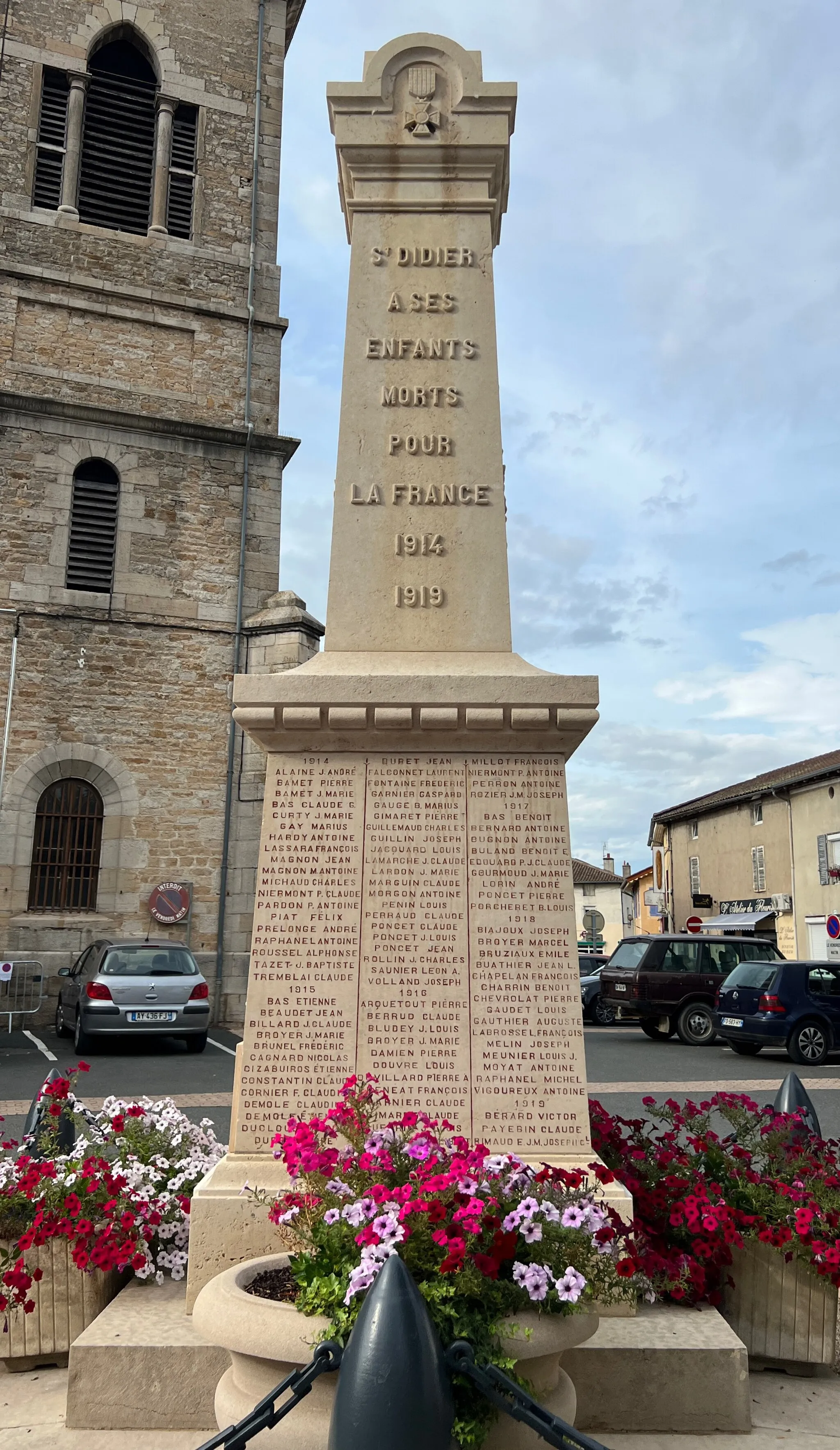 Photo showing: Monument aux morts de Saint-Didier-sur-Chalaronne.
