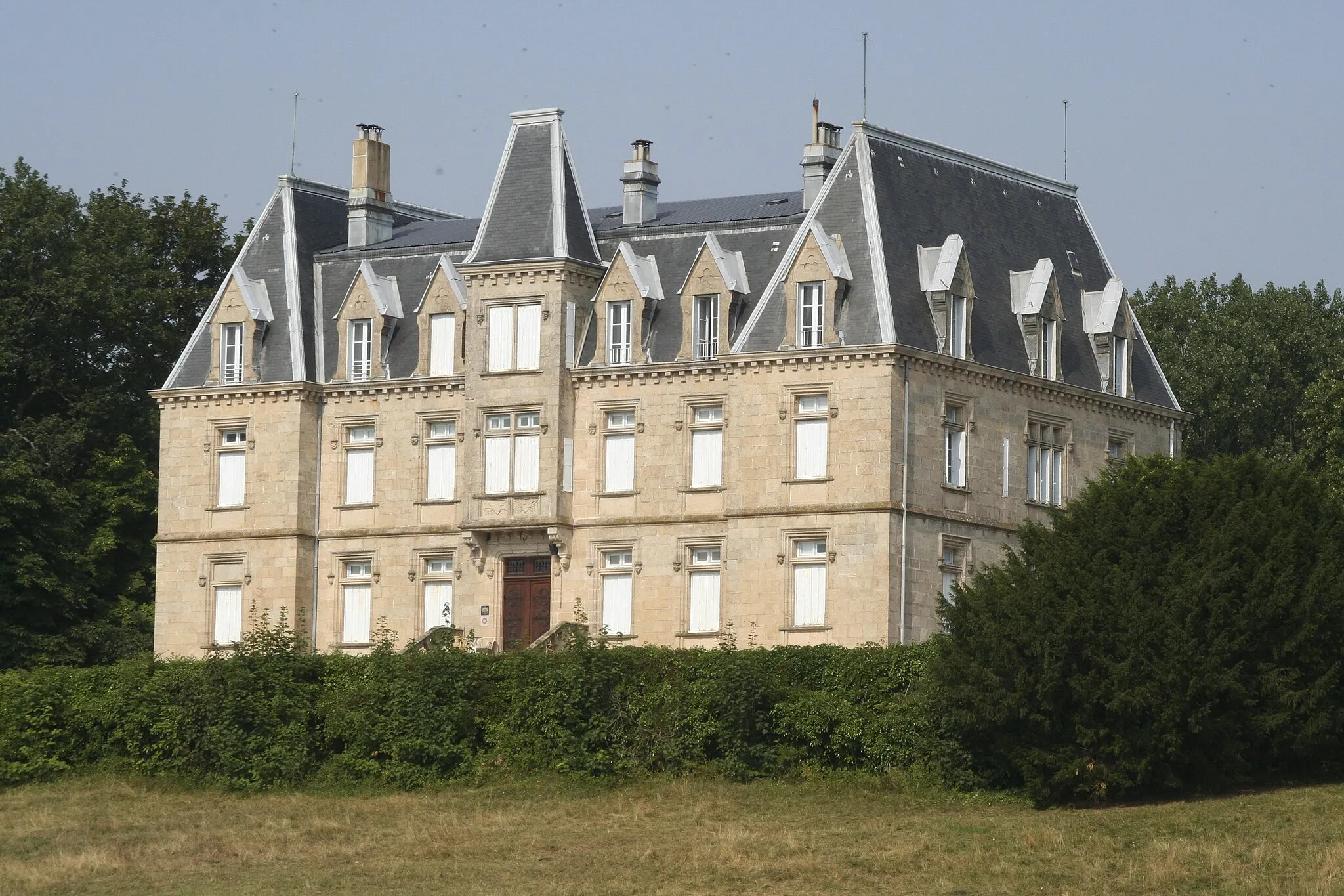 Photo showing: Castle Faugs