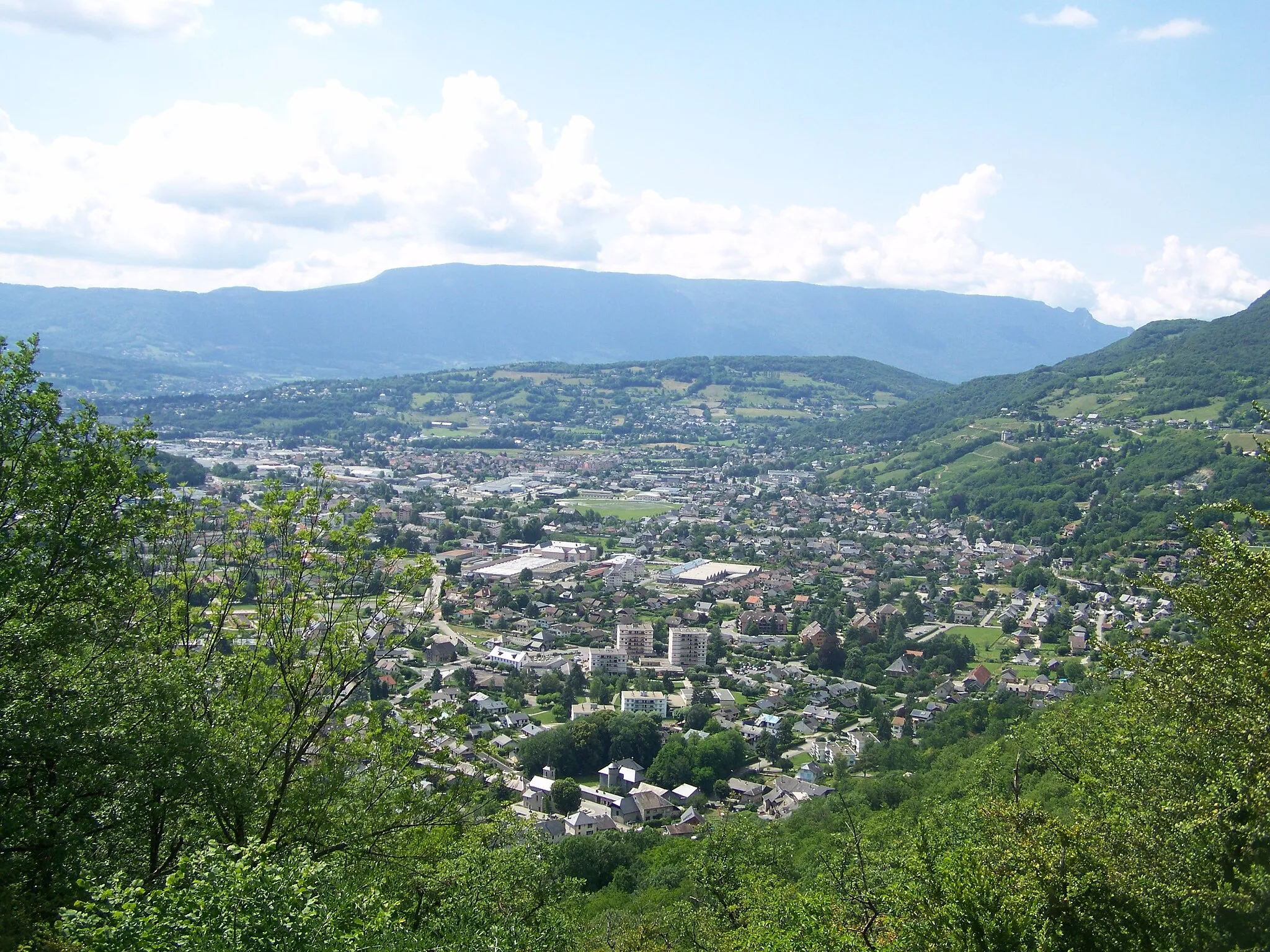 Photo showing: Panoramic view of commune of Saint-Alban-Leysse near Chambéry in Savoie, France.