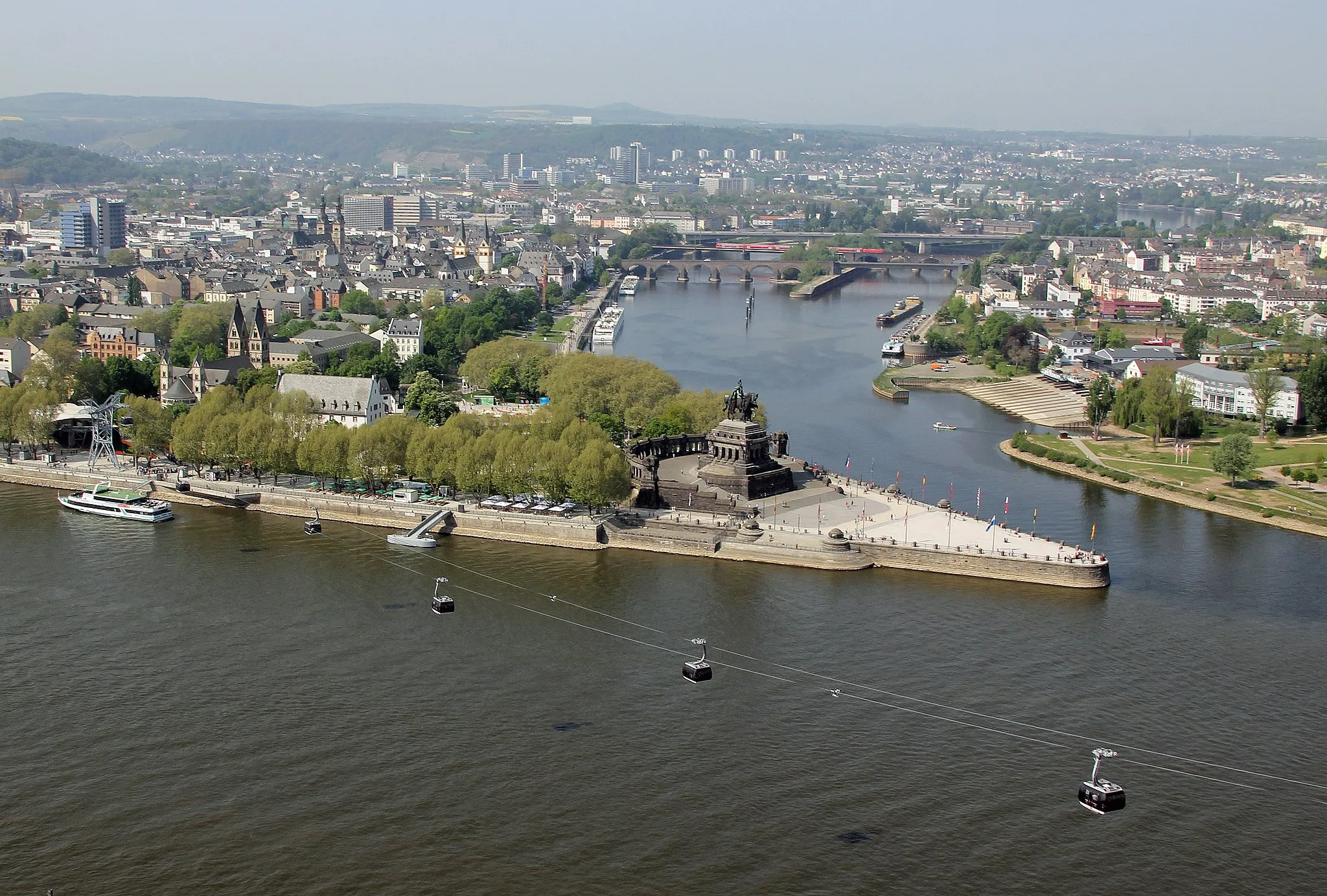 Photo showing: Deutsches Eck in Koblenz where the Moselle joins the Rhine