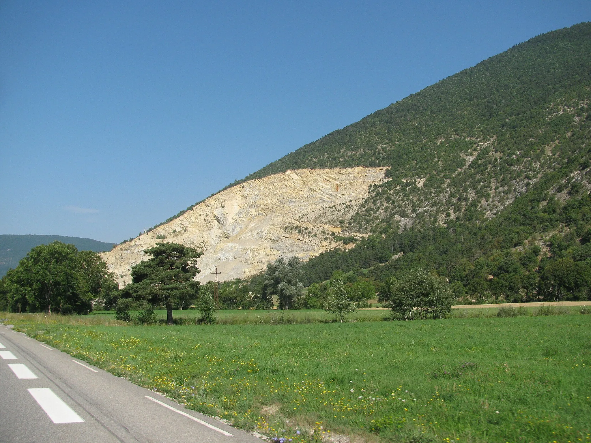 Photo showing: Carrière à La Roche-des-Arnauds