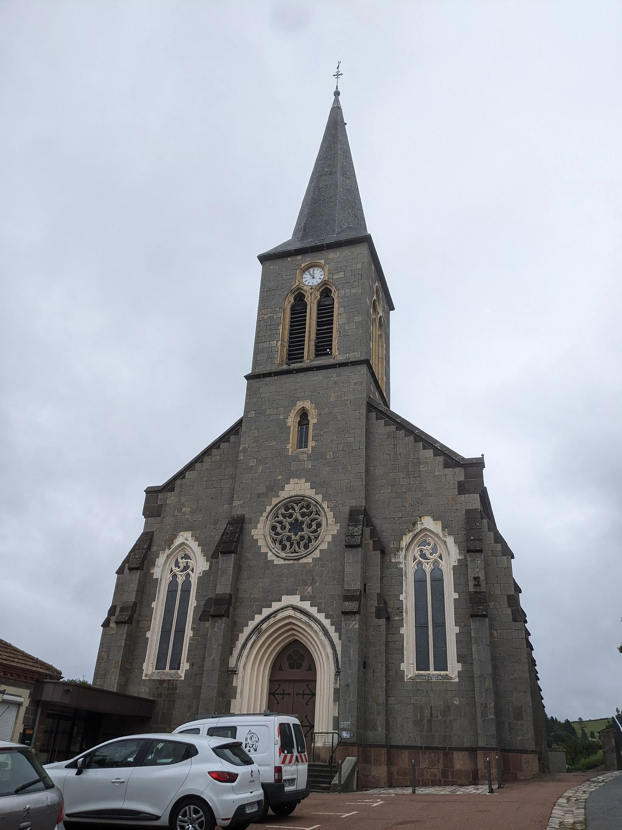 Photo showing: Église de Saint-Victor-sur-Rhins (Loire, France).