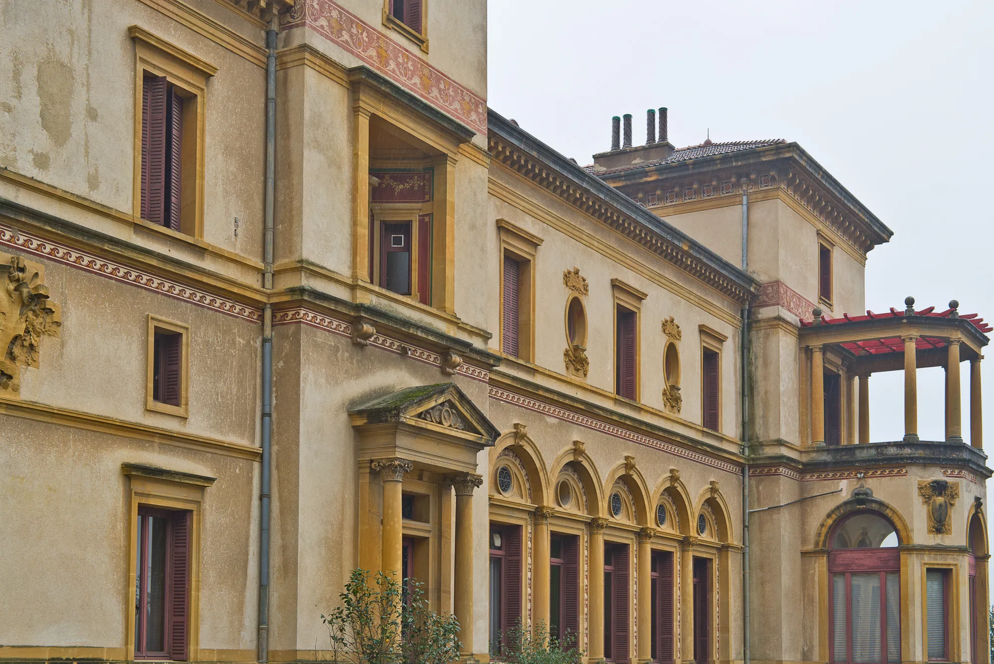 Photo showing: This building is indexed in the base Mérimée, a database of architectural heritage maintained by the French Ministry of Culture, under the reference PA00118155 .