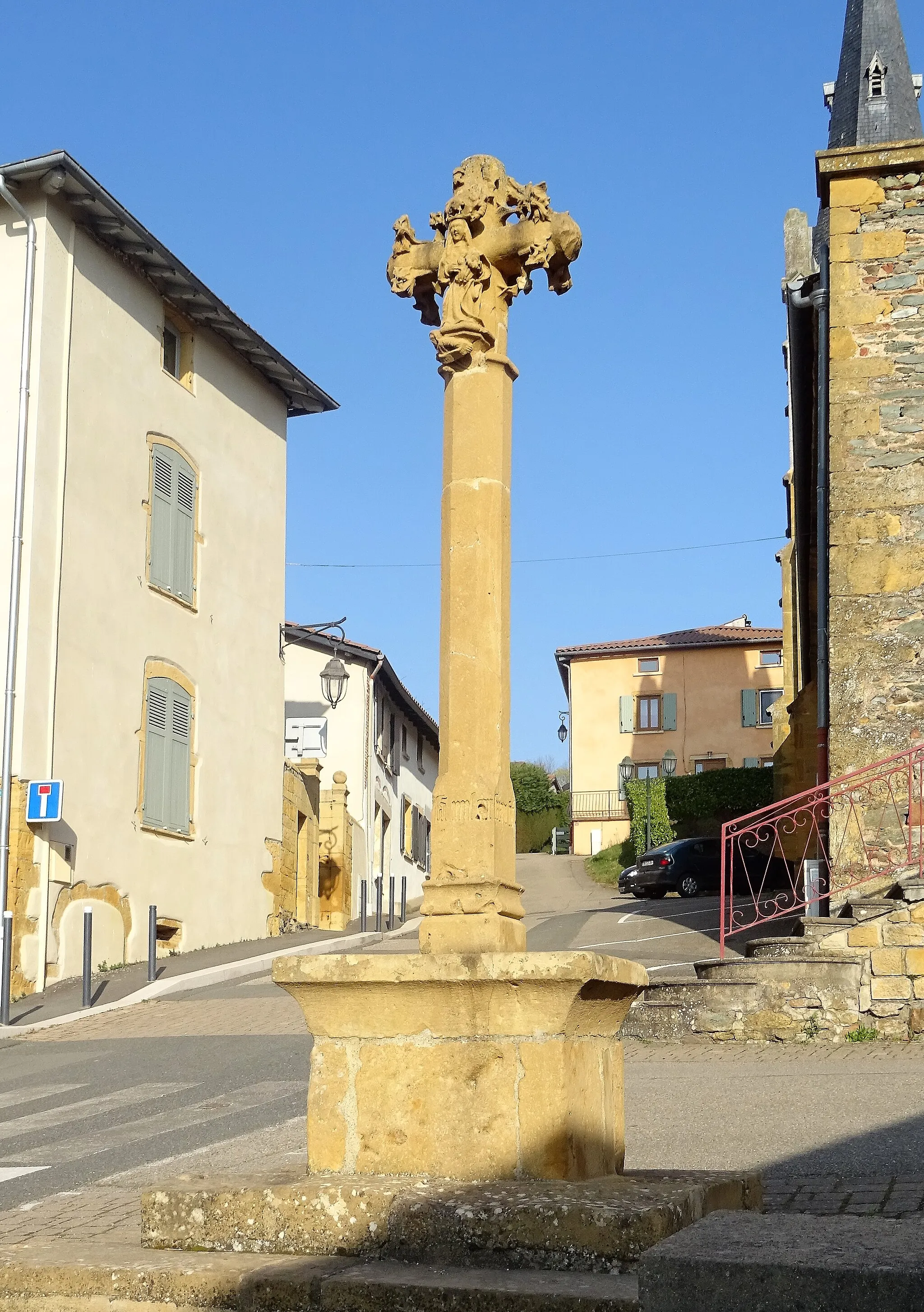Photo showing: Croix de Sourcieux-les-Mines.