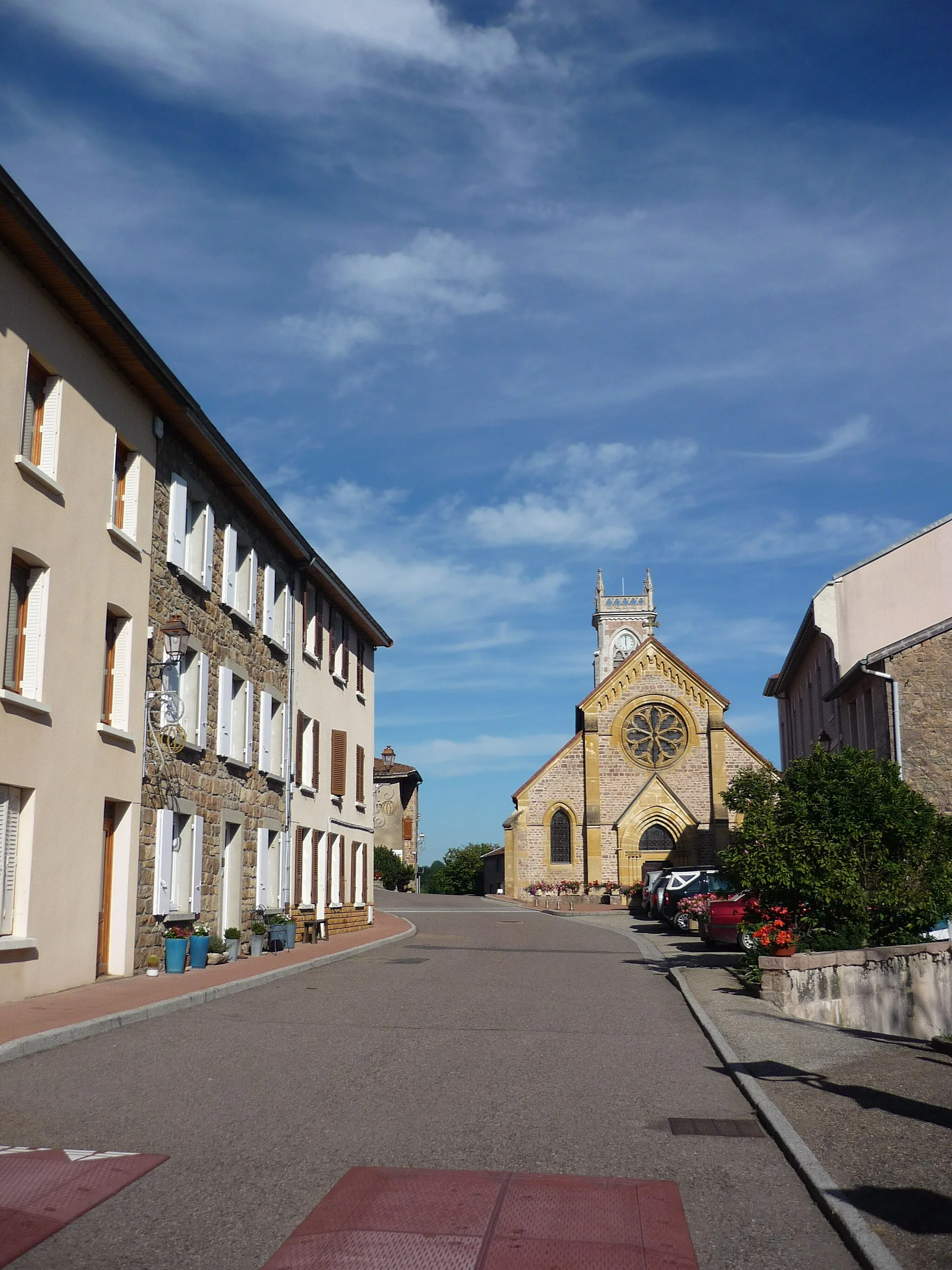 Photo showing: Rue principale (D 94) traversant Marnand, dans le département du Rhône.