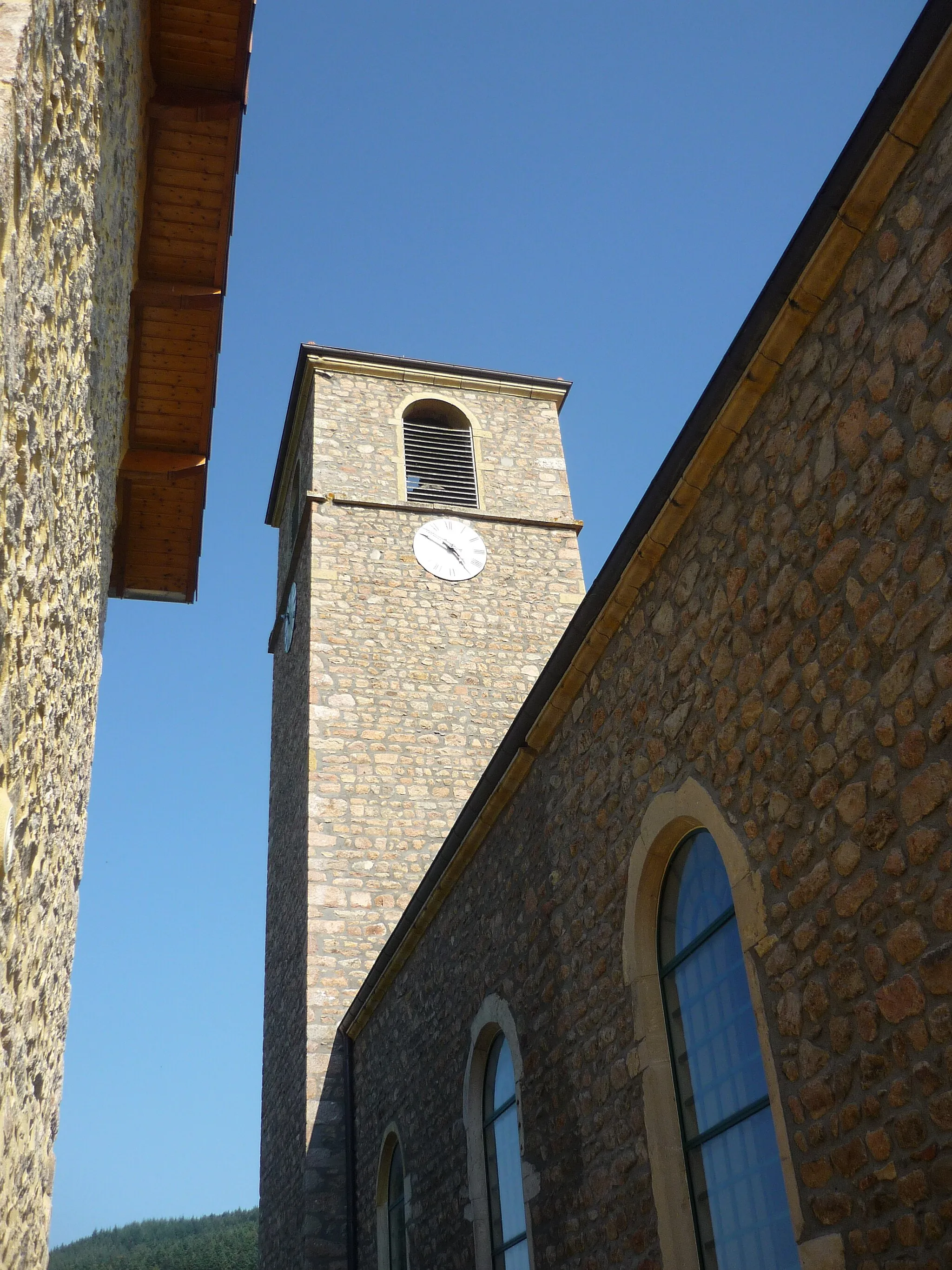 Photo showing: Clocher de l'église de La Chapelle-de-Mardore, dans le département du Rhône, en France.