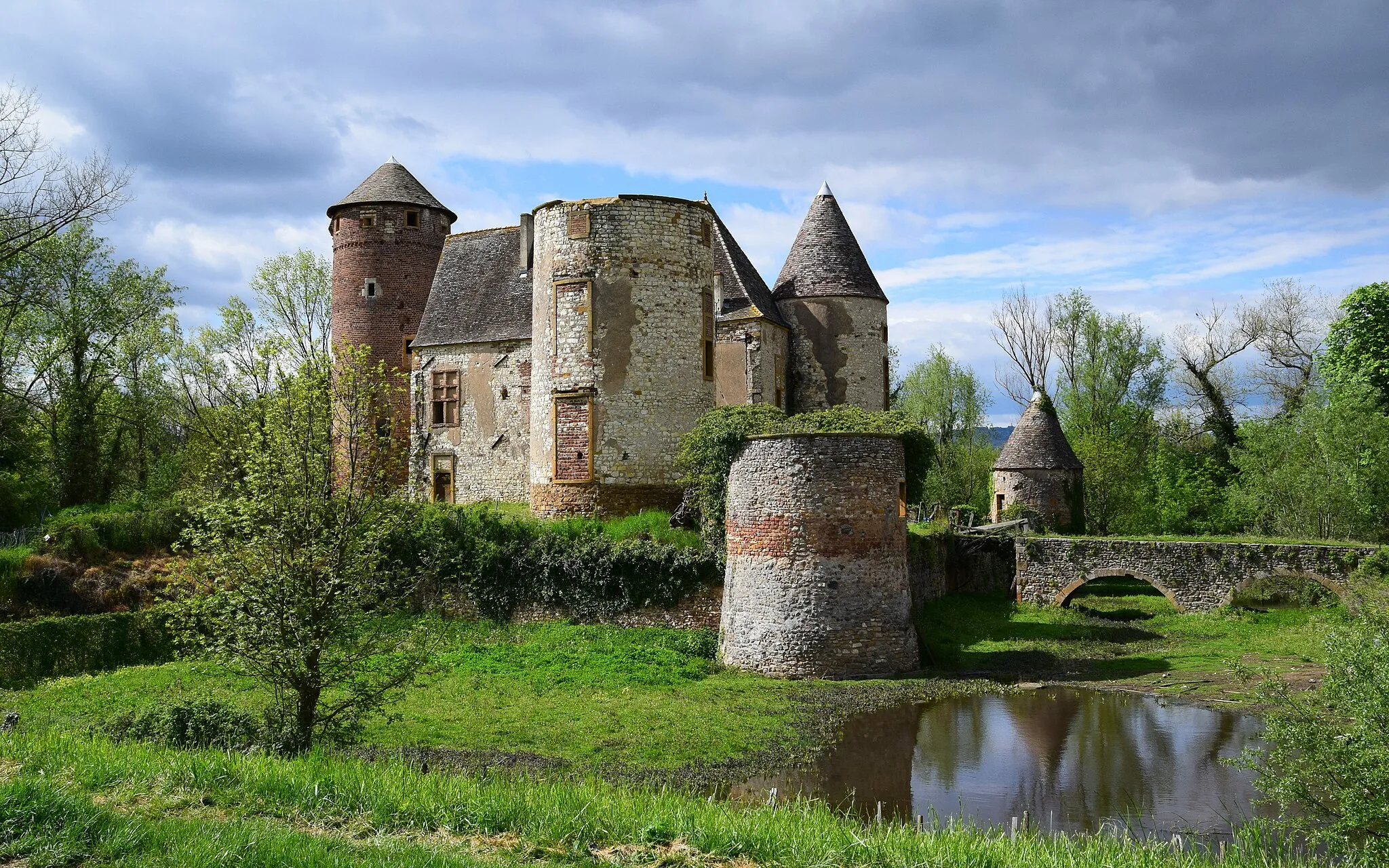 Photo showing: Vieux château d'Arginy à Charentay 69 France