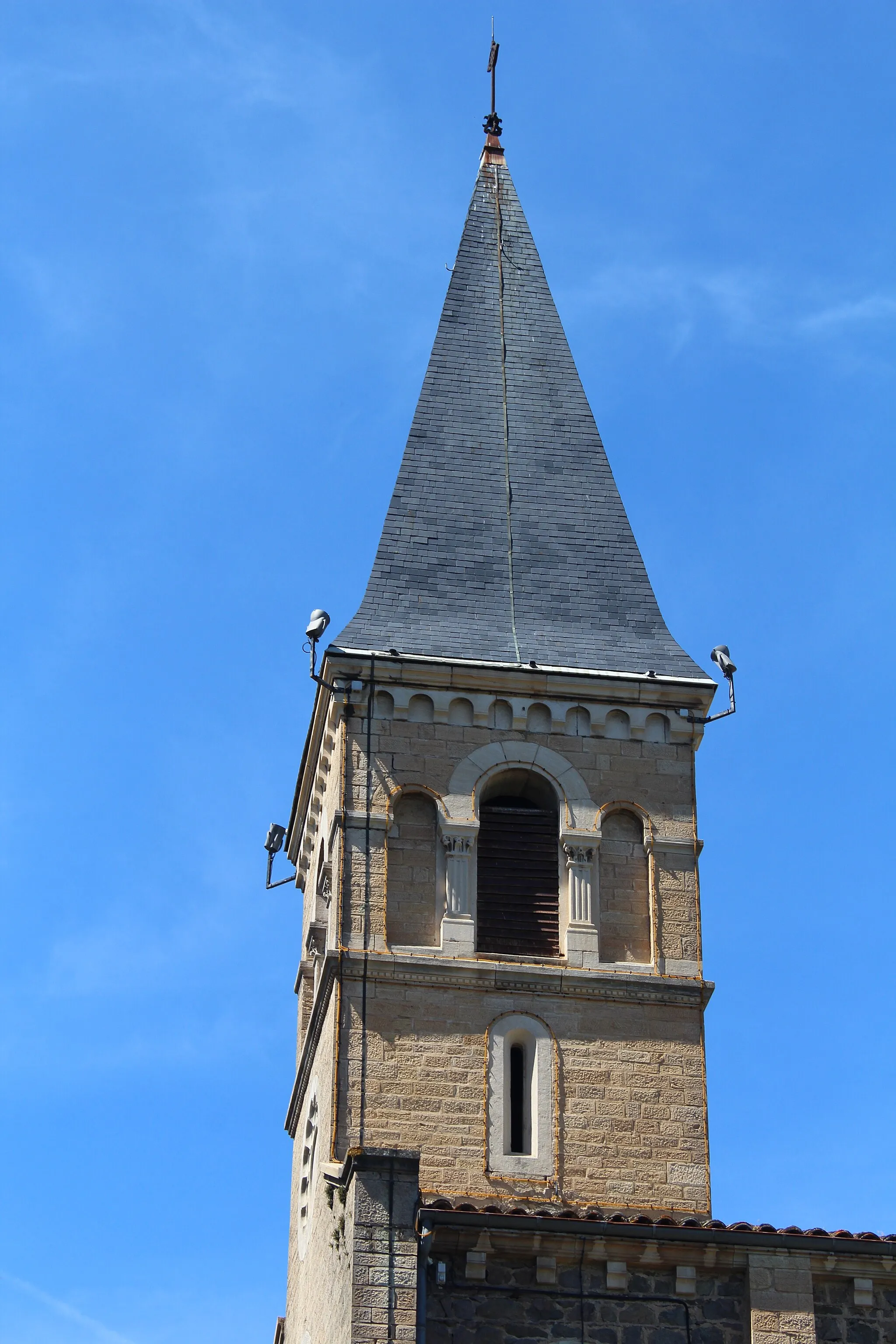 Photo showing: Église de l'Immaculée-Conception d'Émeringes.