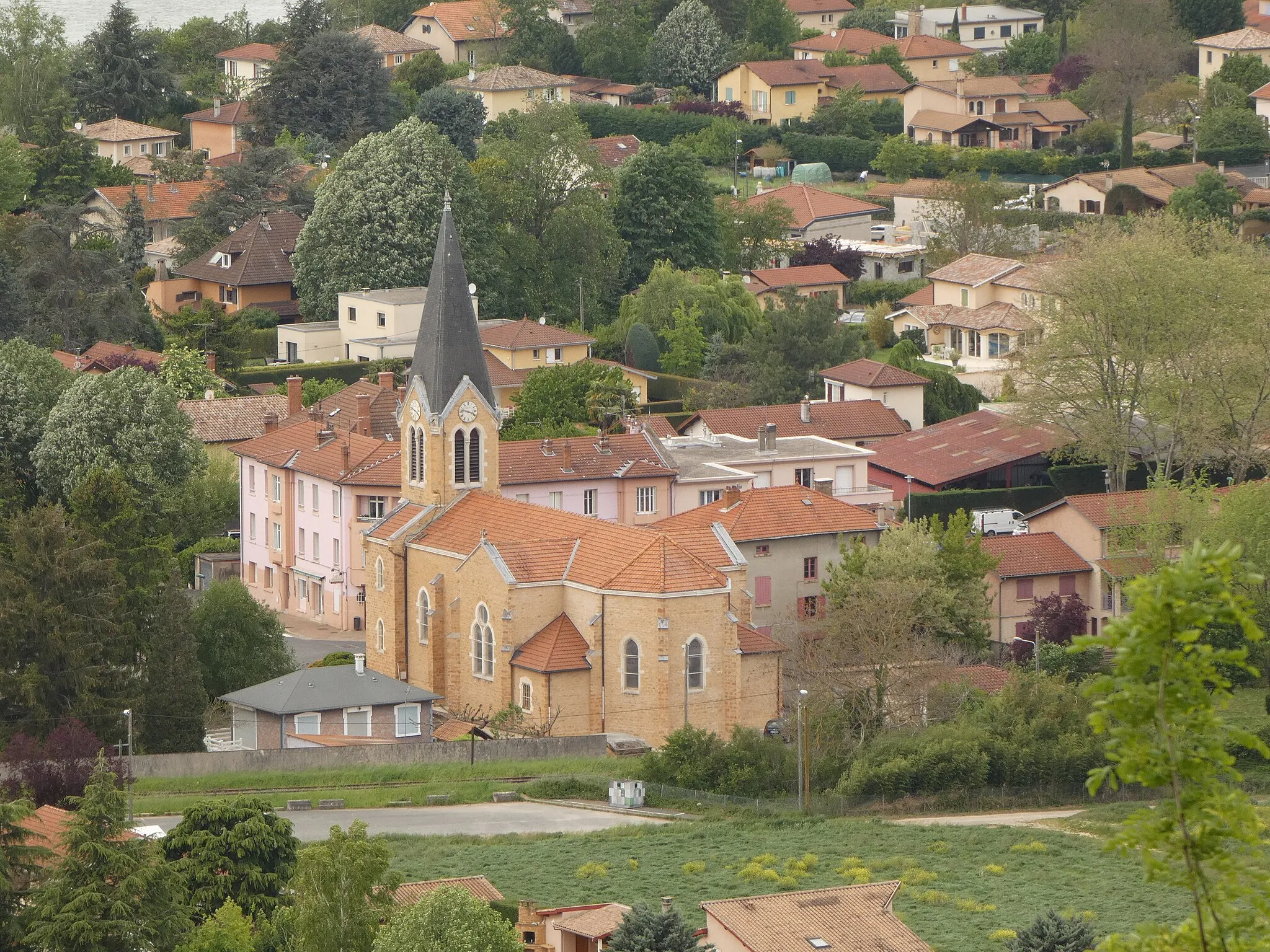 Photo showing: Vue sur l'église Saint-Martin.