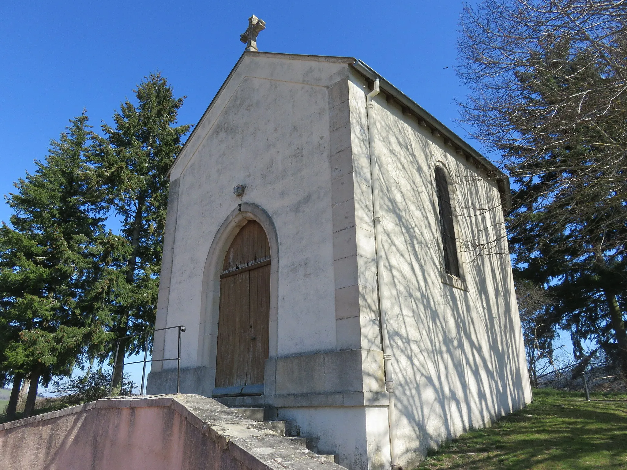 Photo showing: Vue de la chapelle du Calvaire de Grandris (Rhône, France).