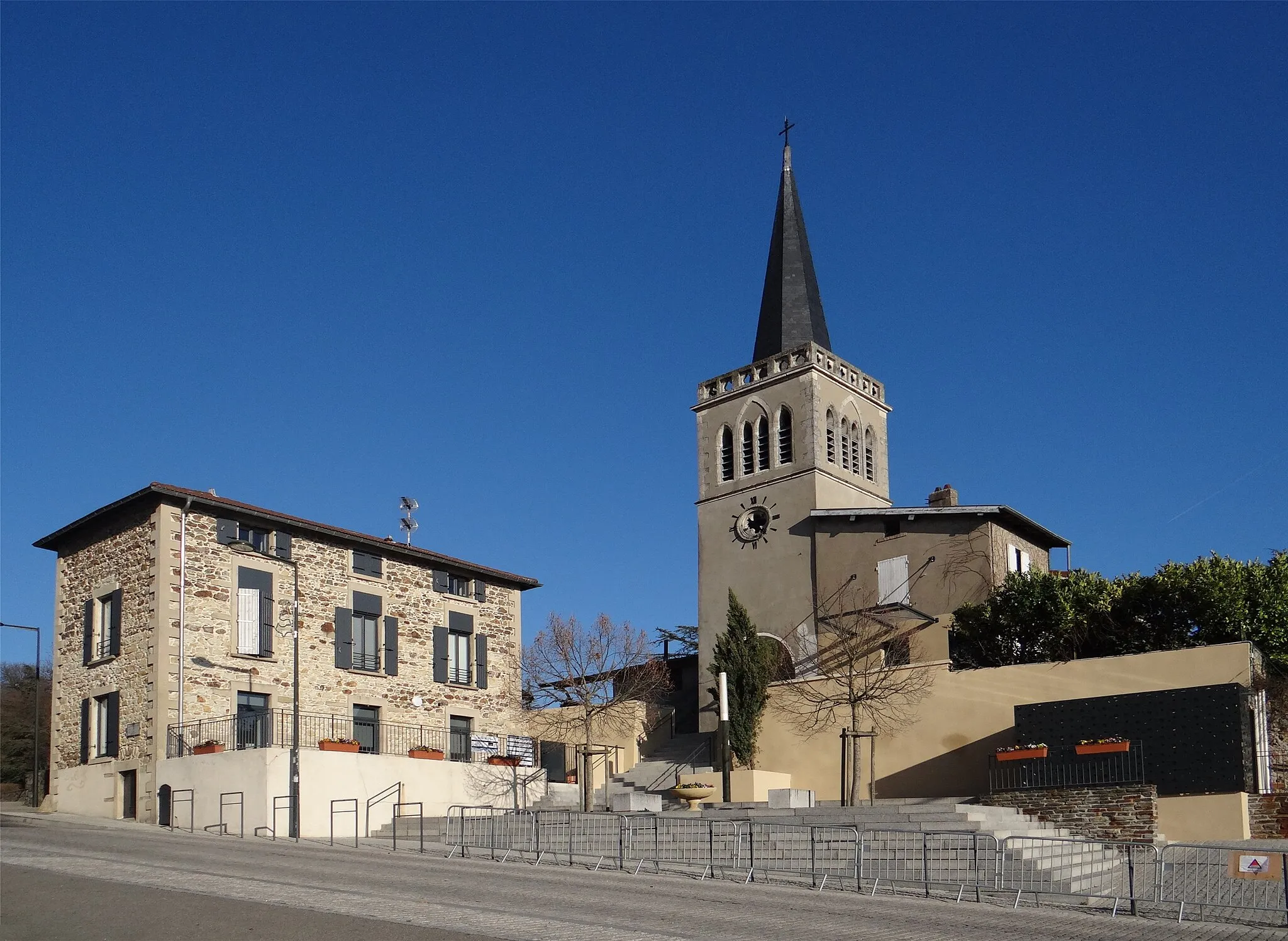 Photo showing: Église de Saint-Cyr-sur-le-Rhône, Rhône, France.