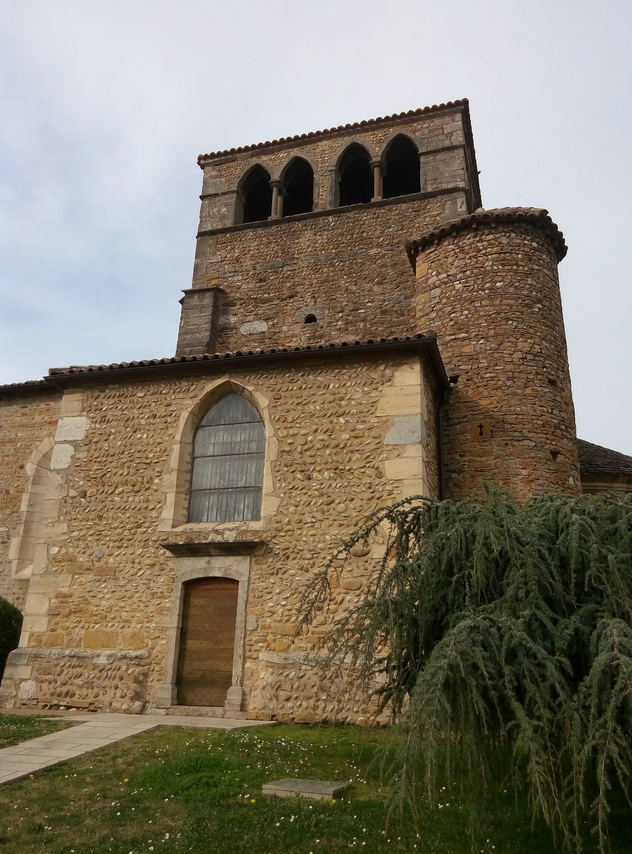 Photo showing: Clocher de l'église Saint-Pierre de Montanay (Rhône, France).