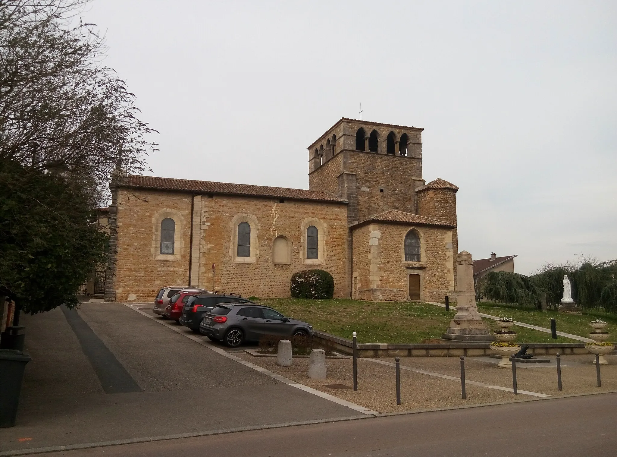 Photo showing: Église de Montanay, dans le département du Rhône.