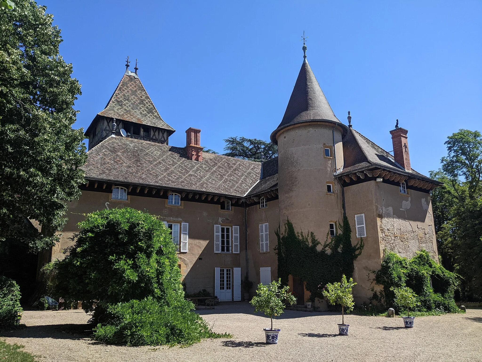 Photo showing: Vue du château des Granges, au Le Breuil (Rhône, France).