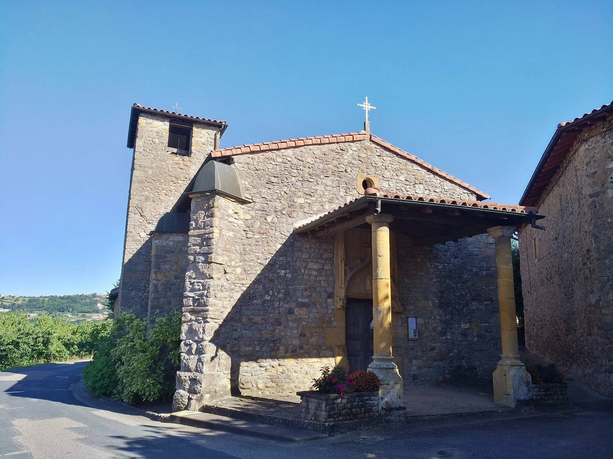 Photo showing: Église Saint-Joseph de Nuelles (commune de Saint-Germain-Nuelles, Rhône, France).