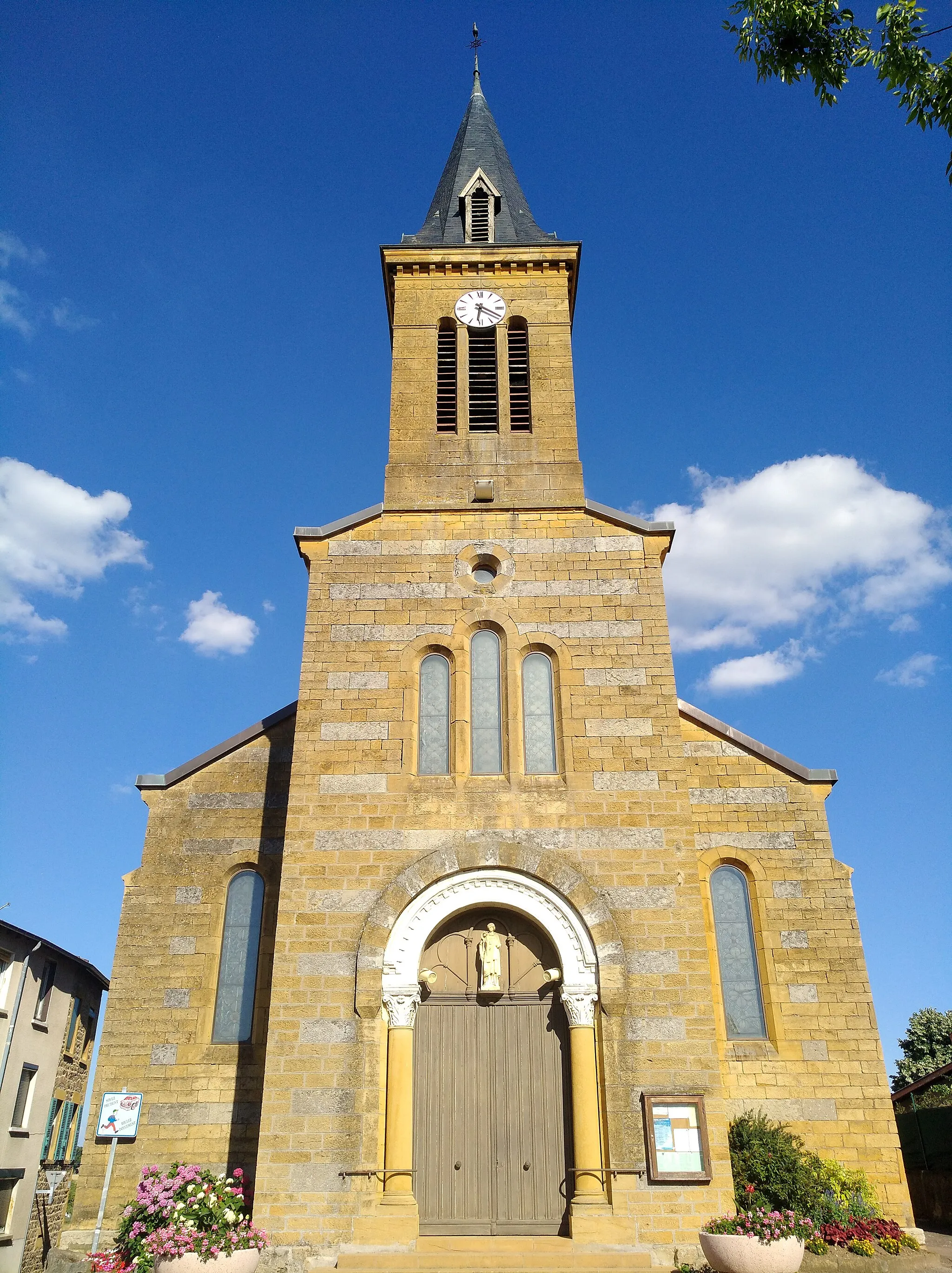 Photo showing: Église Saint-Philibert des Olmes (Rhône, France).