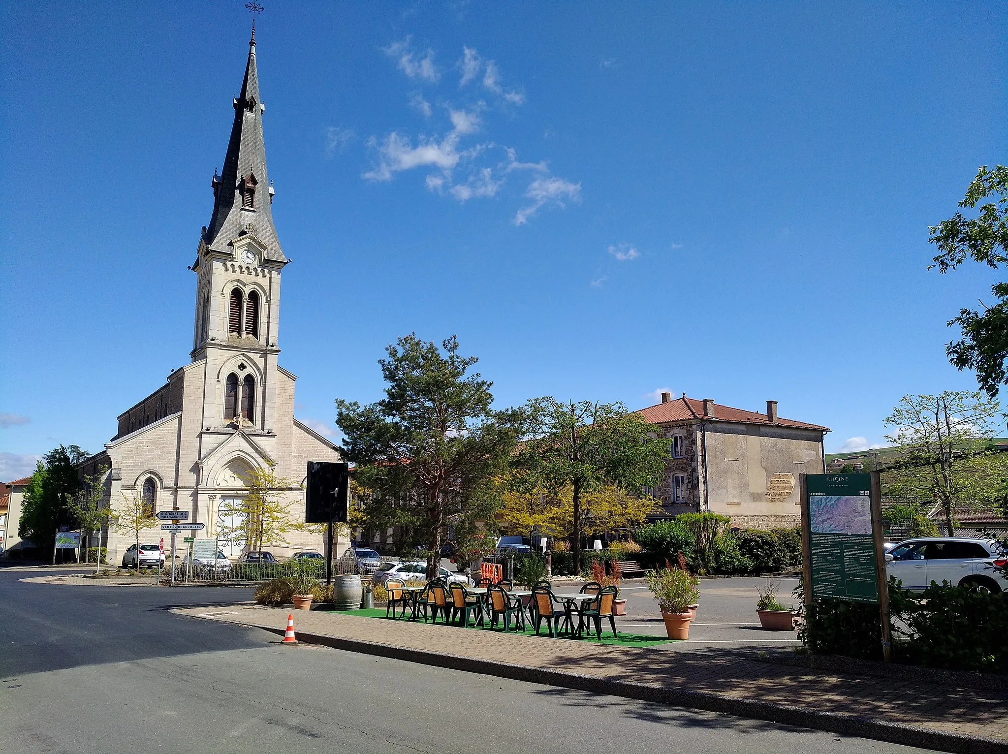 Photo showing: Vue du centre du Perréon (Rhône, France).