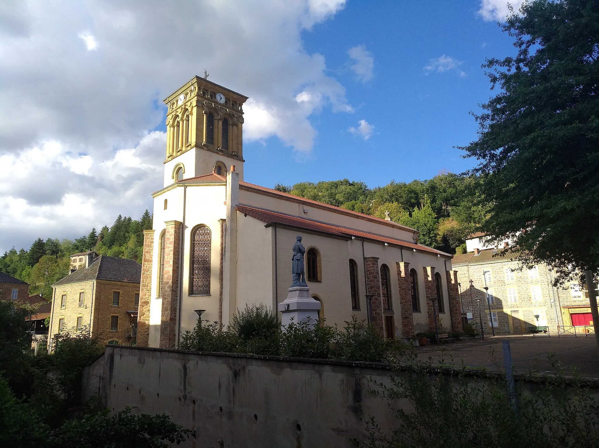 Photo showing: Église Saint-Vincent de Paul de Pont-Trambouze (commune de Cours), dans le département du Rhône.