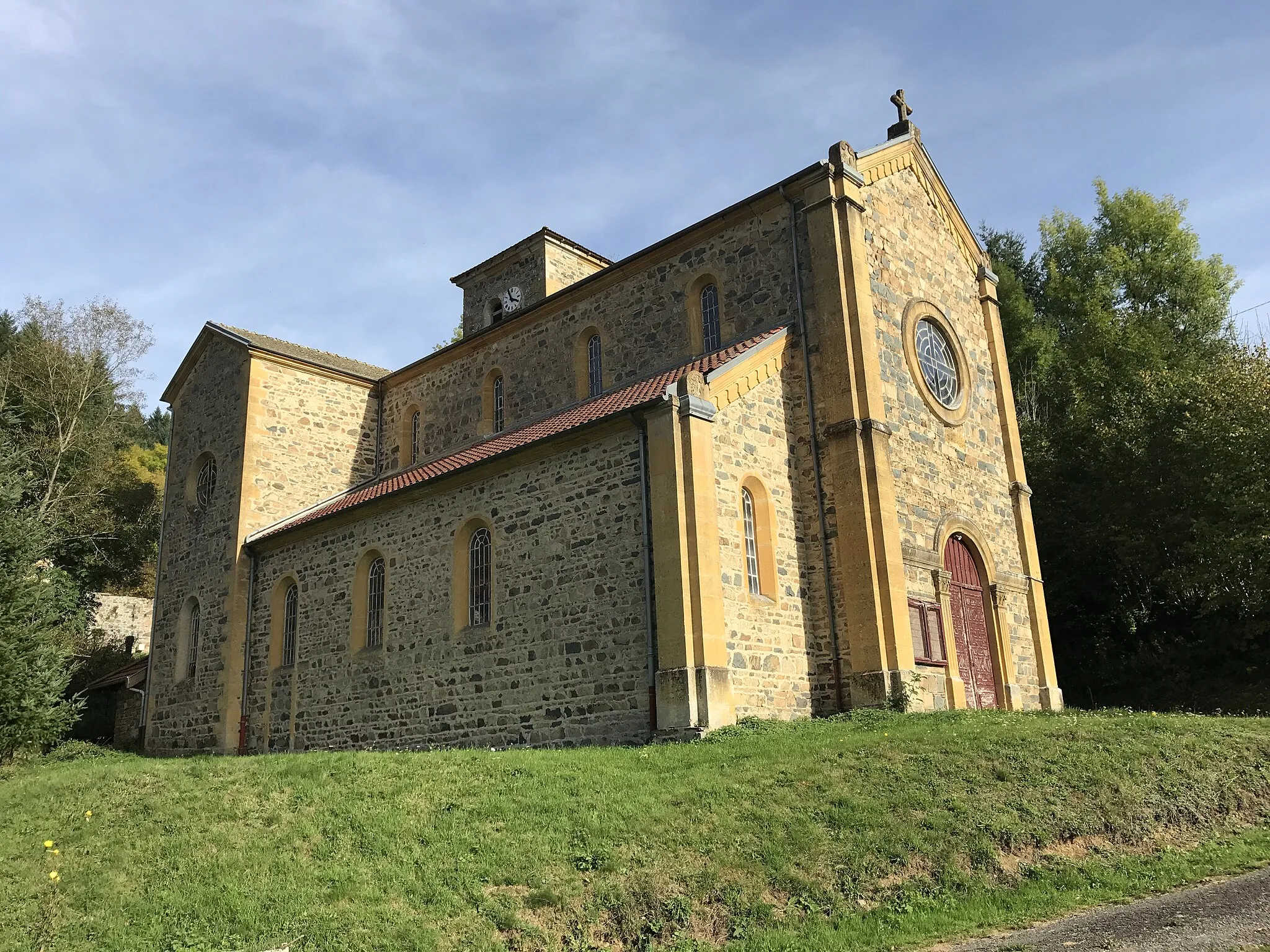 Photo showing: L'église du hameau de Lafont (Poule-les-Écharmeaux).