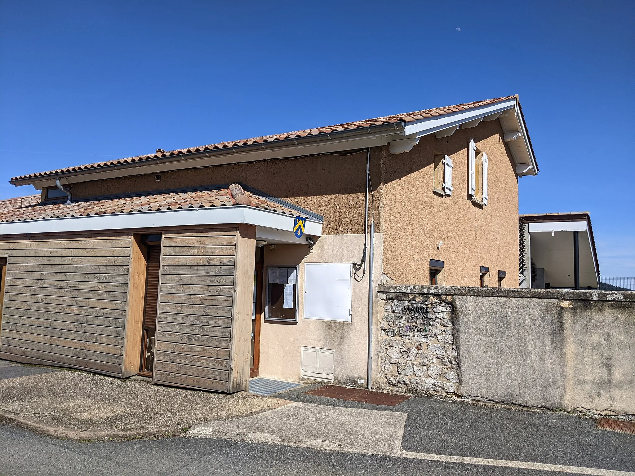 Photo showing: Mairie de Saint-Cyr-le-Chatoux (Rhône, France).