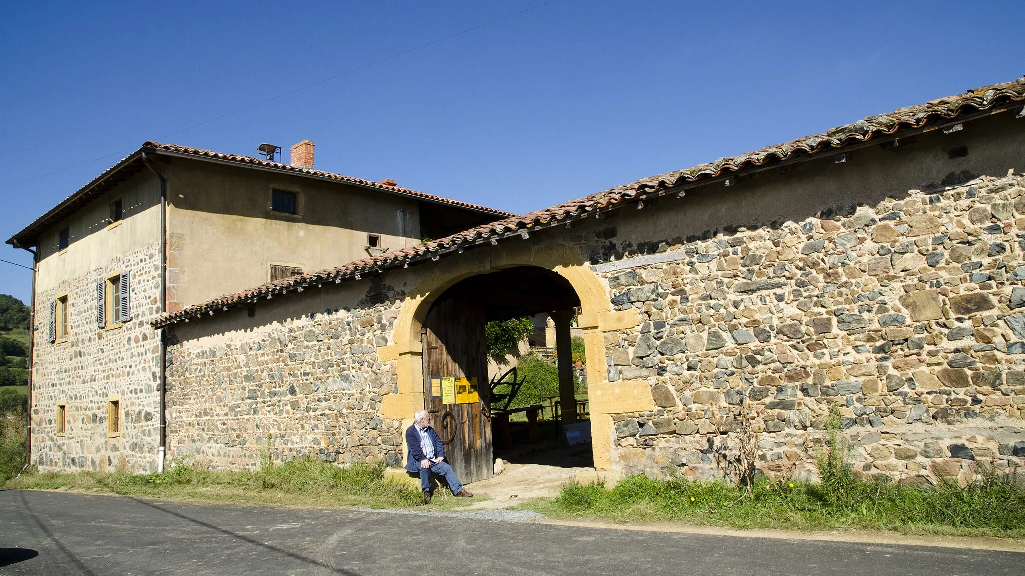 Photo showing: This building is inscrit au titre des monuments historiques de la France. It is indexed in the base Mérimée, a database of architectural heritage maintained by the French Ministry of Culture, under the reference PA00132826 .