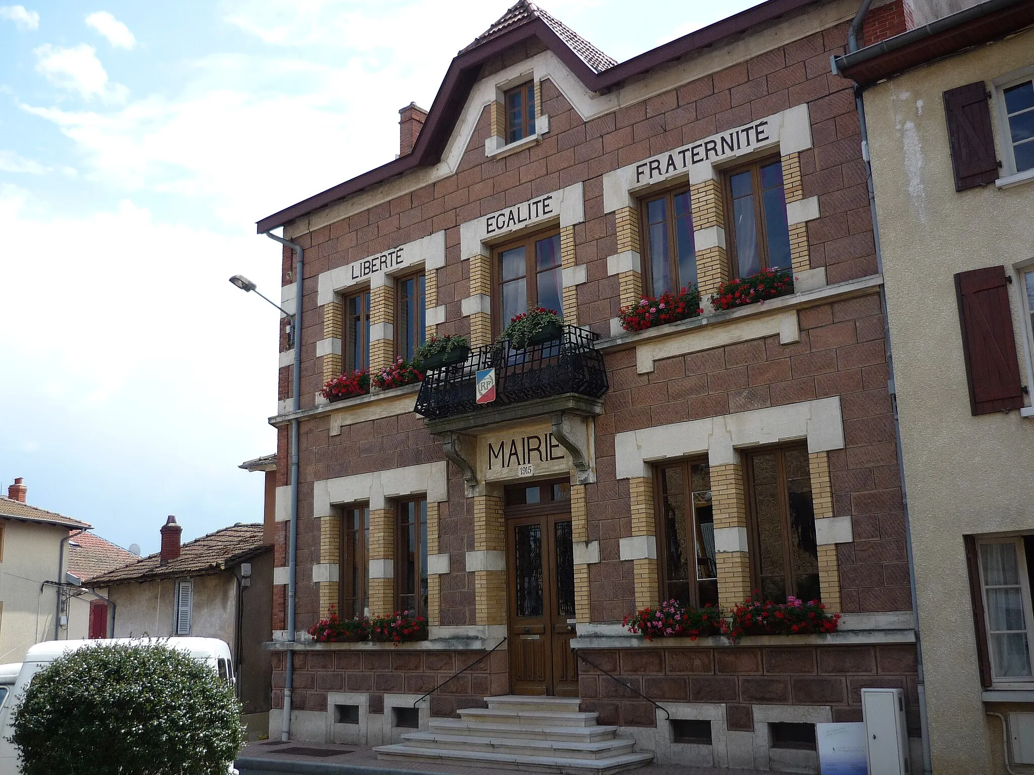 Photo showing: Mairie de Saint-Just-d'Avray dans le département du Rhône
