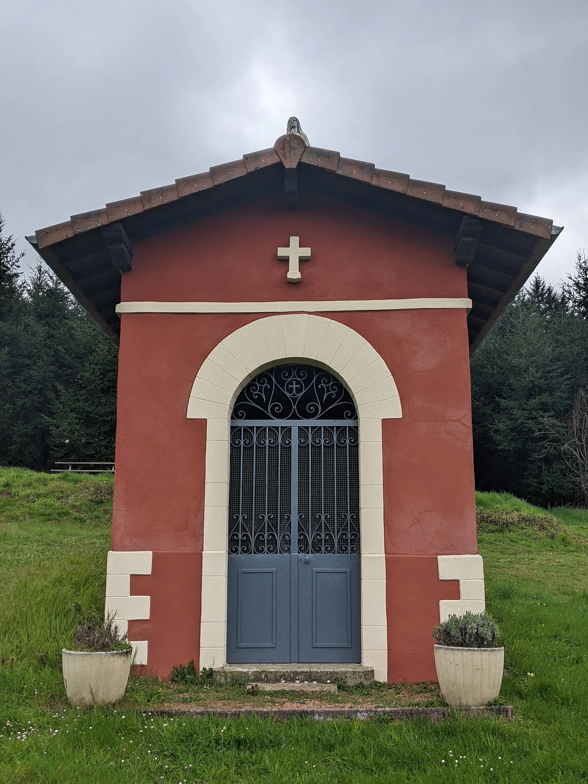 Photo showing: Chapelle Notre-Dame de Montcharme à Saint-Nizier-d'Azergues (Rhône, France).