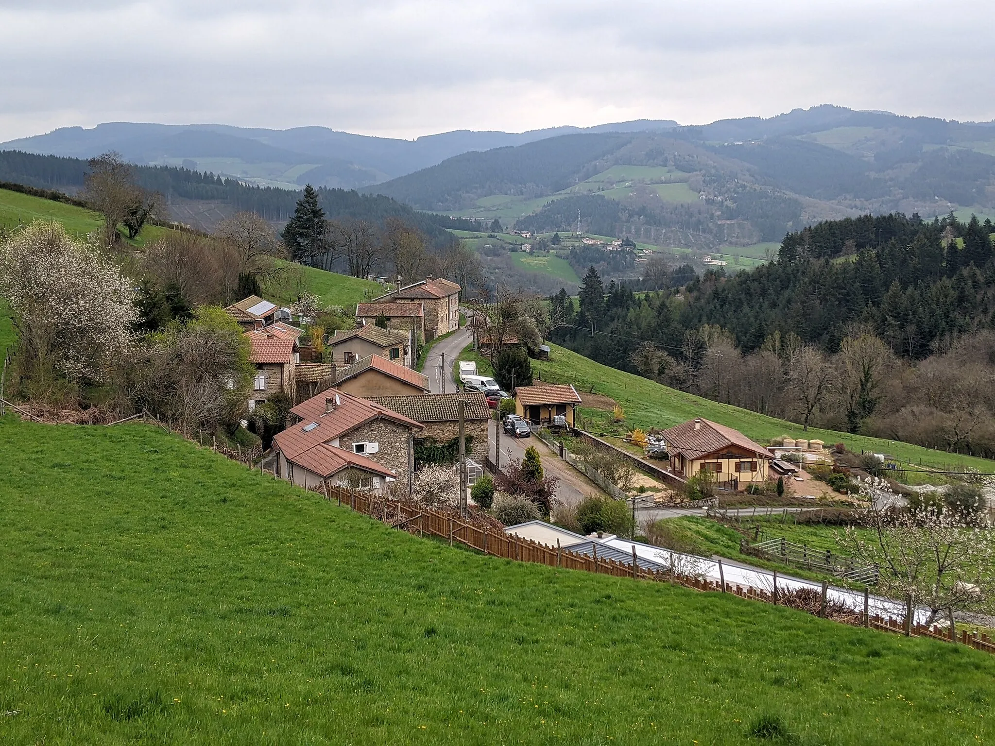Photo showing: Vue du hameau des Métairies à Saint-Nizier-d'Azergues (Rhône, France).