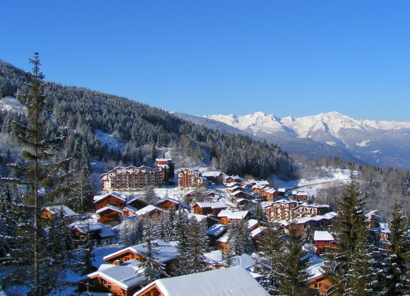 Photo showing: La Tania ski resort in winter