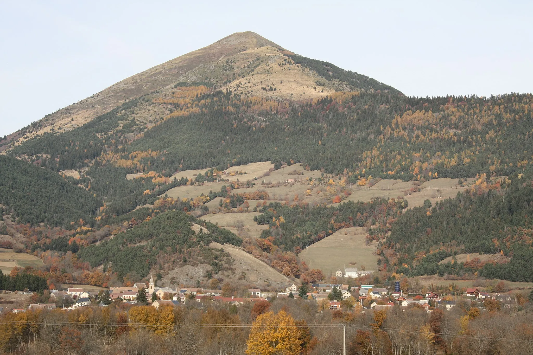 Photo showing: Le Tabor, a montain in Isère, France