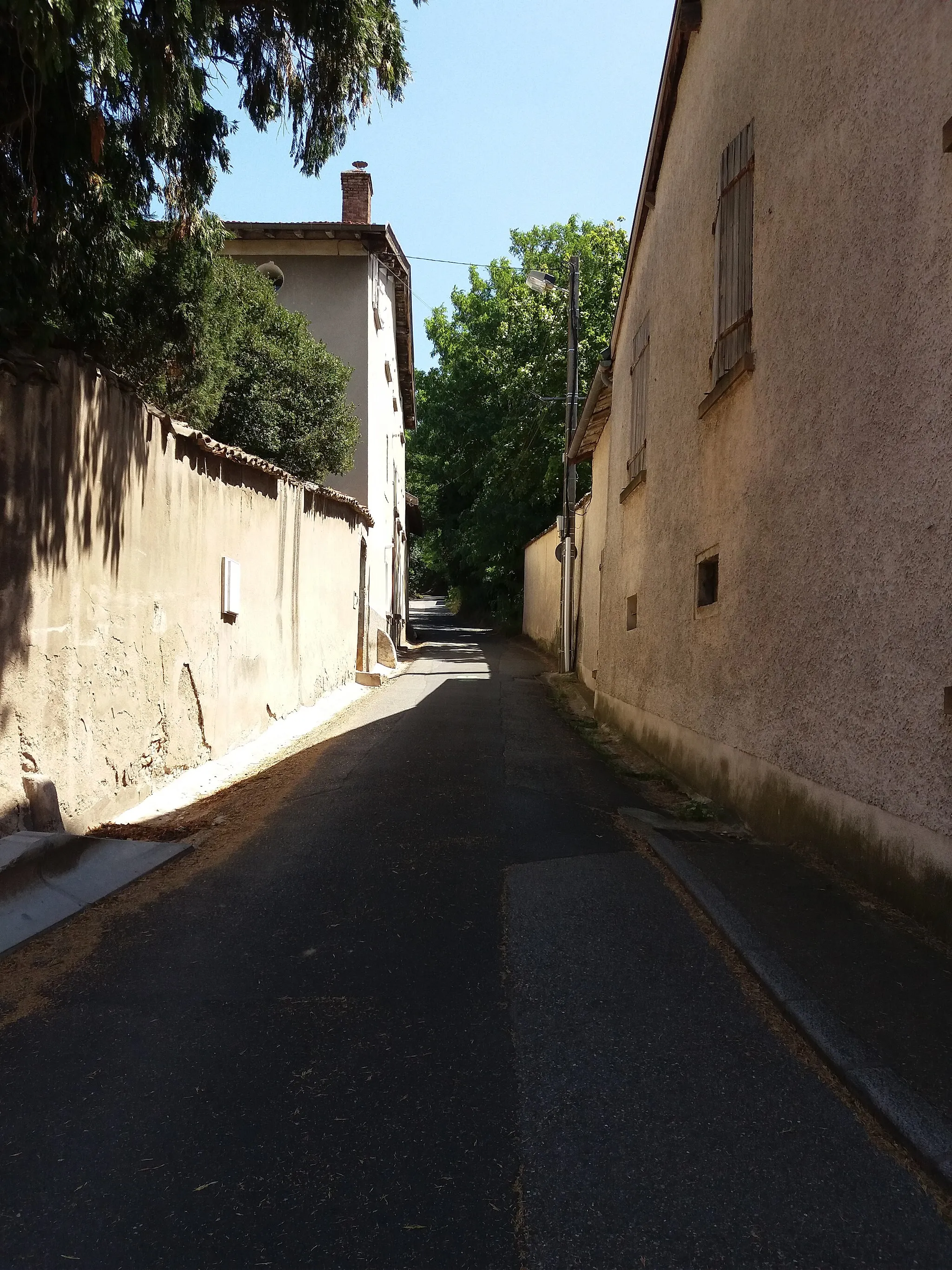 Photo showing: Rue de la Roue, depuis la rue du Perron.