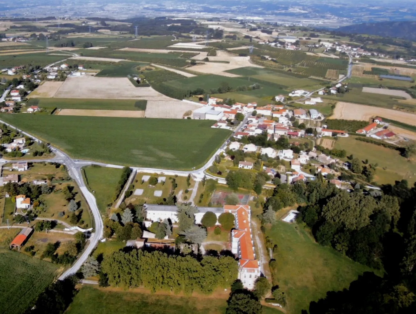 Photo showing: Colombier-le-Cardinal détail