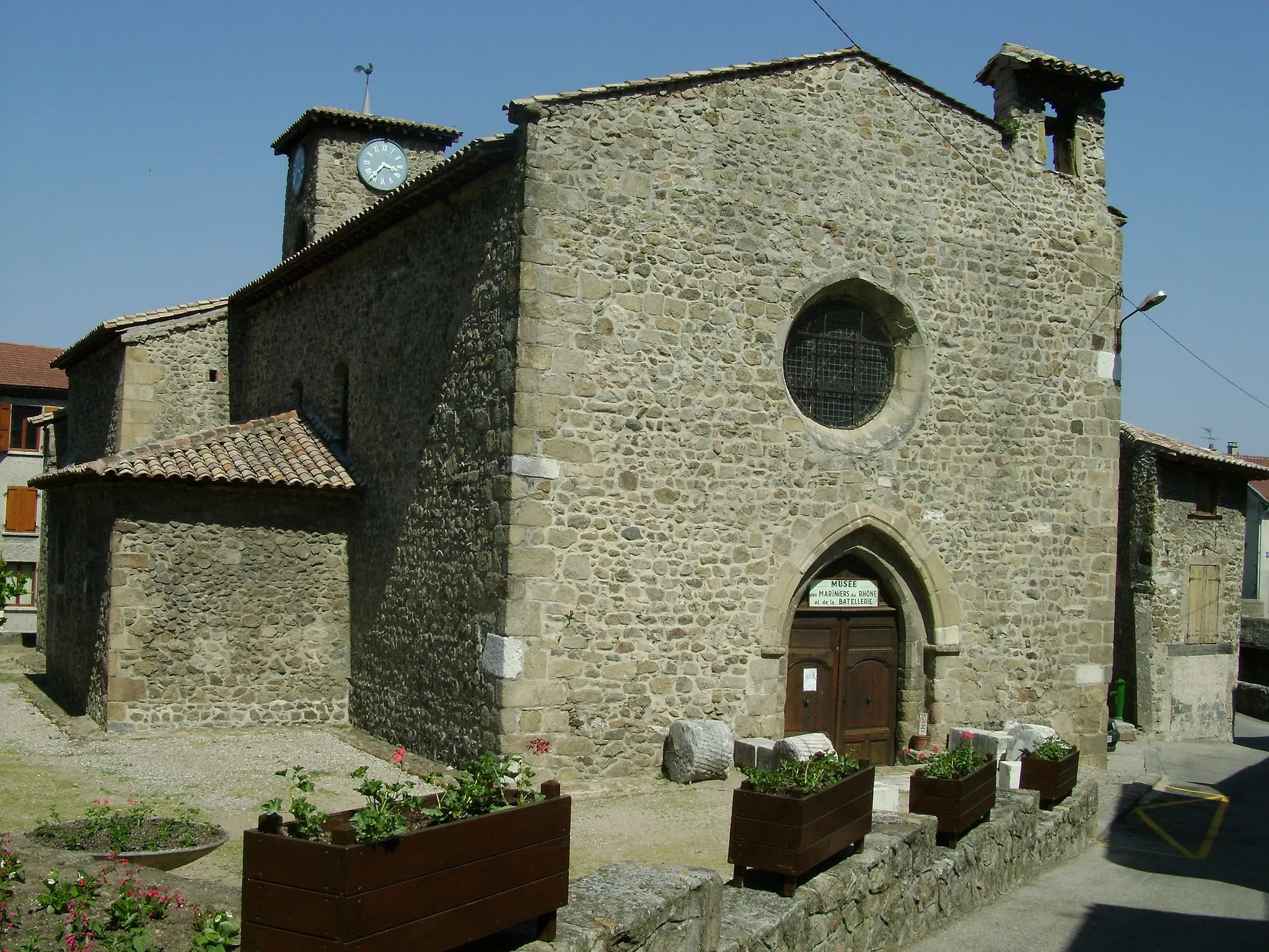 Photo showing: Serrières (Ardèche): Ancienne chapelle Saint-Sornin, actuel musée des mariniers