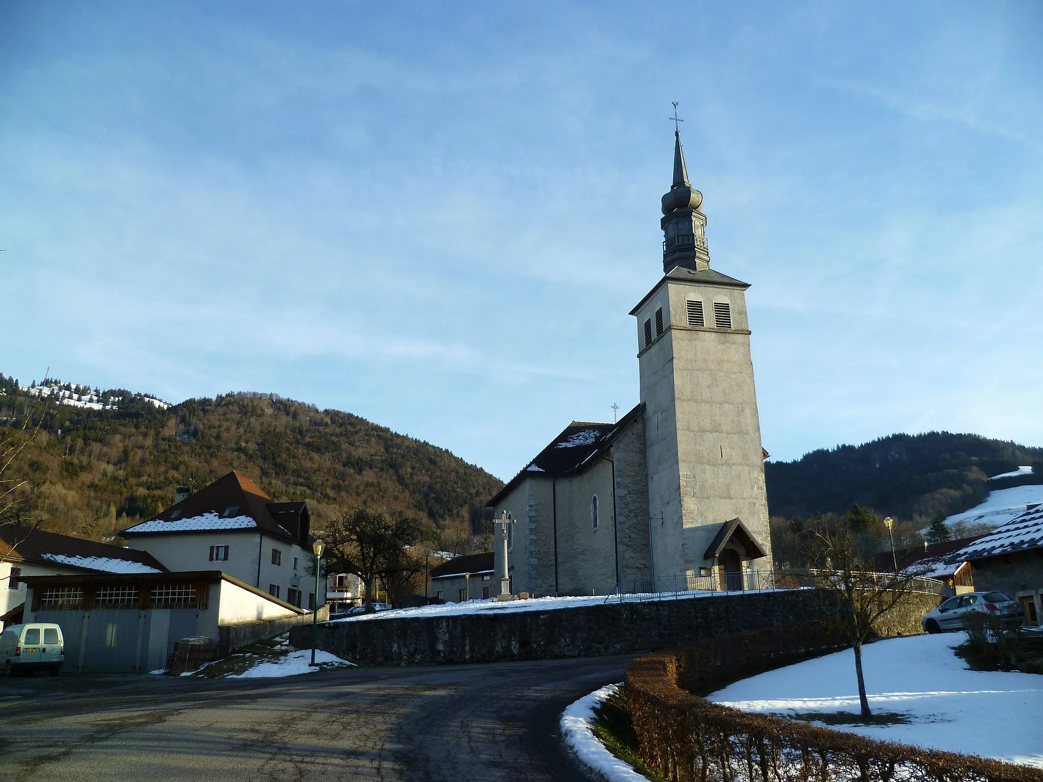 Photo showing: The Villard church in Haute-Savoie, France.