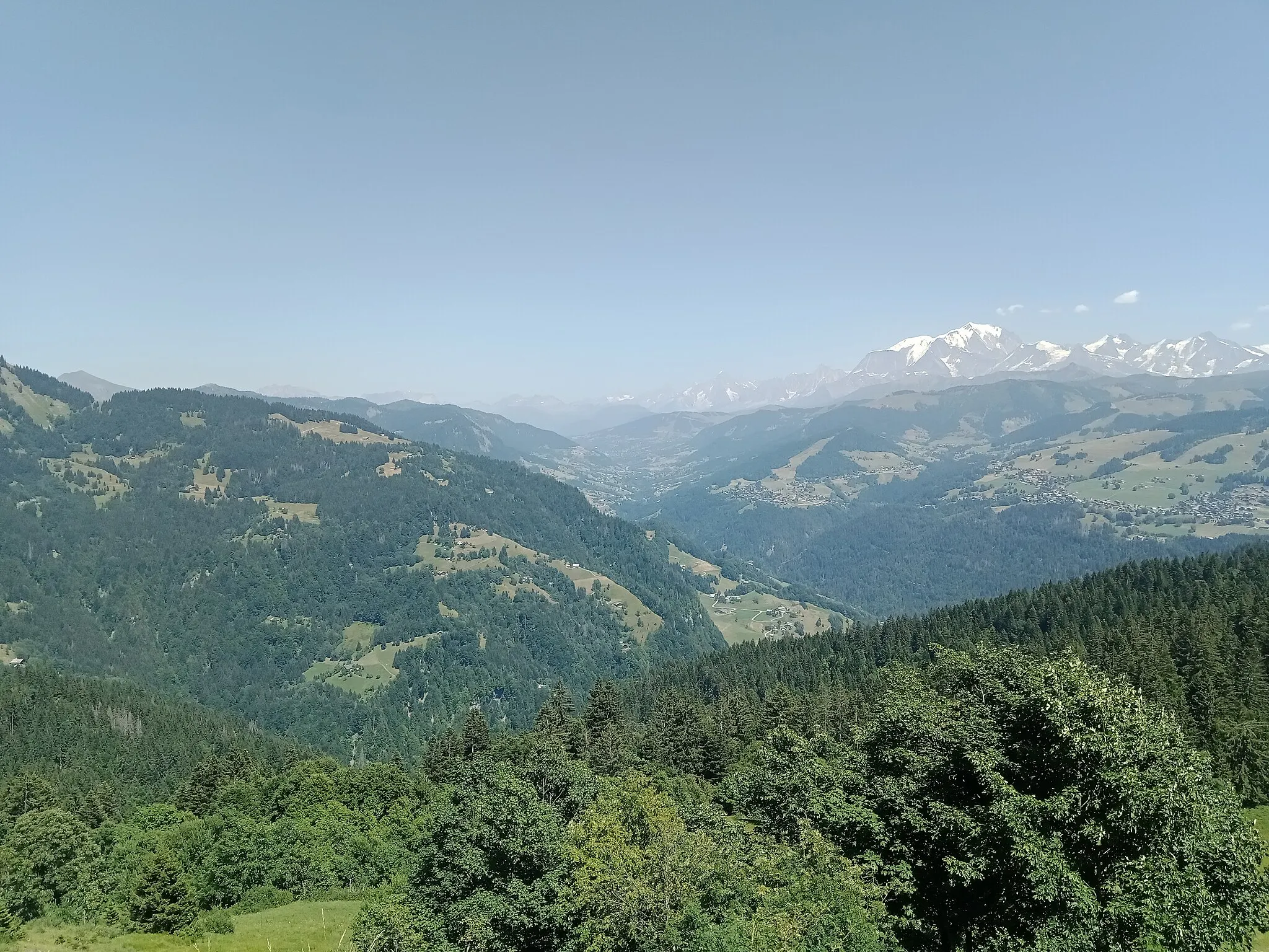 Photo showing: Val d'Arly vu depuis Bellieuvre, Savoie, France