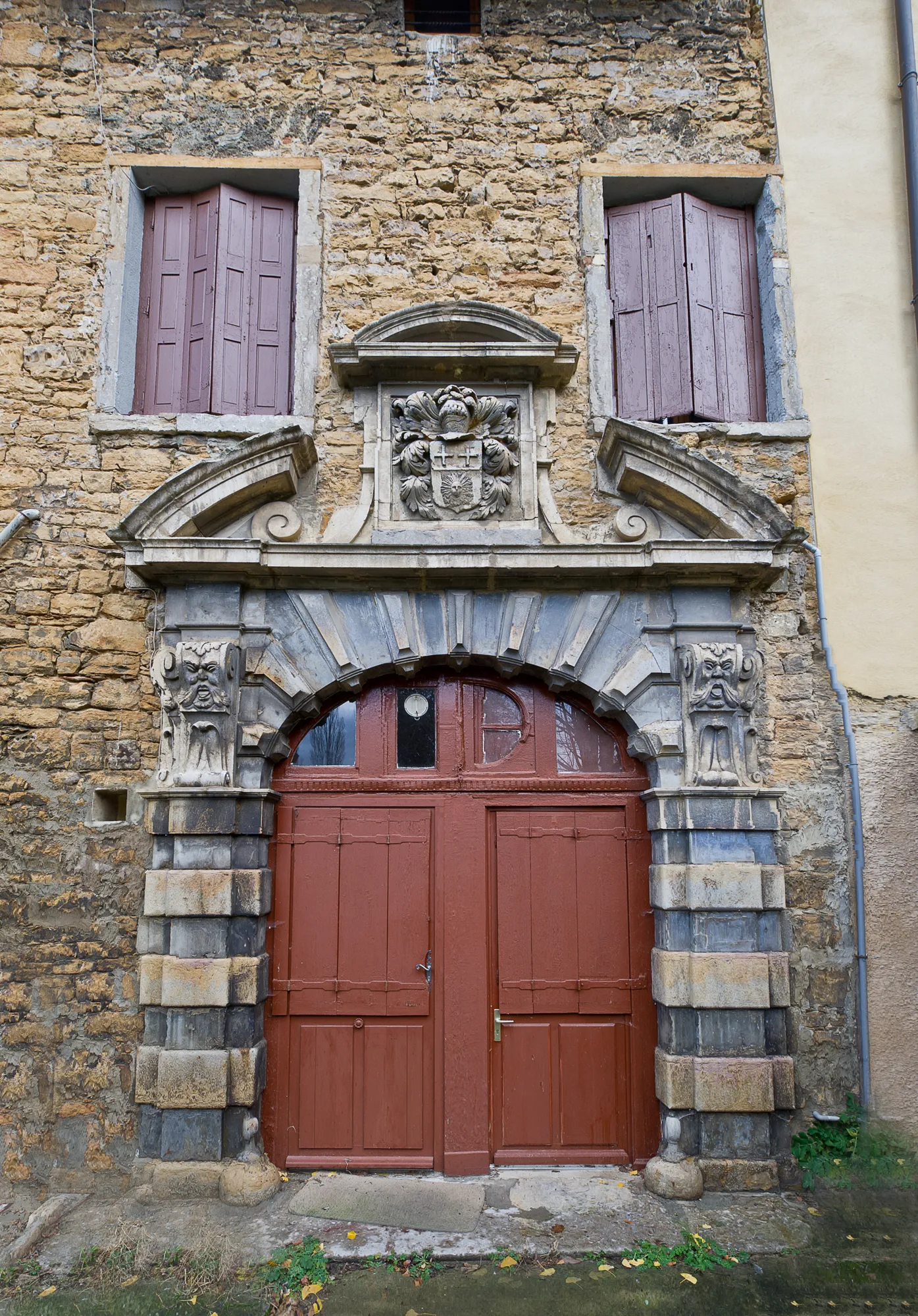 Photo showing: This building is indexed in the base Mérimée, a database of architectural heritage maintained by the French Ministry of Culture, under the reference PA00117762 .