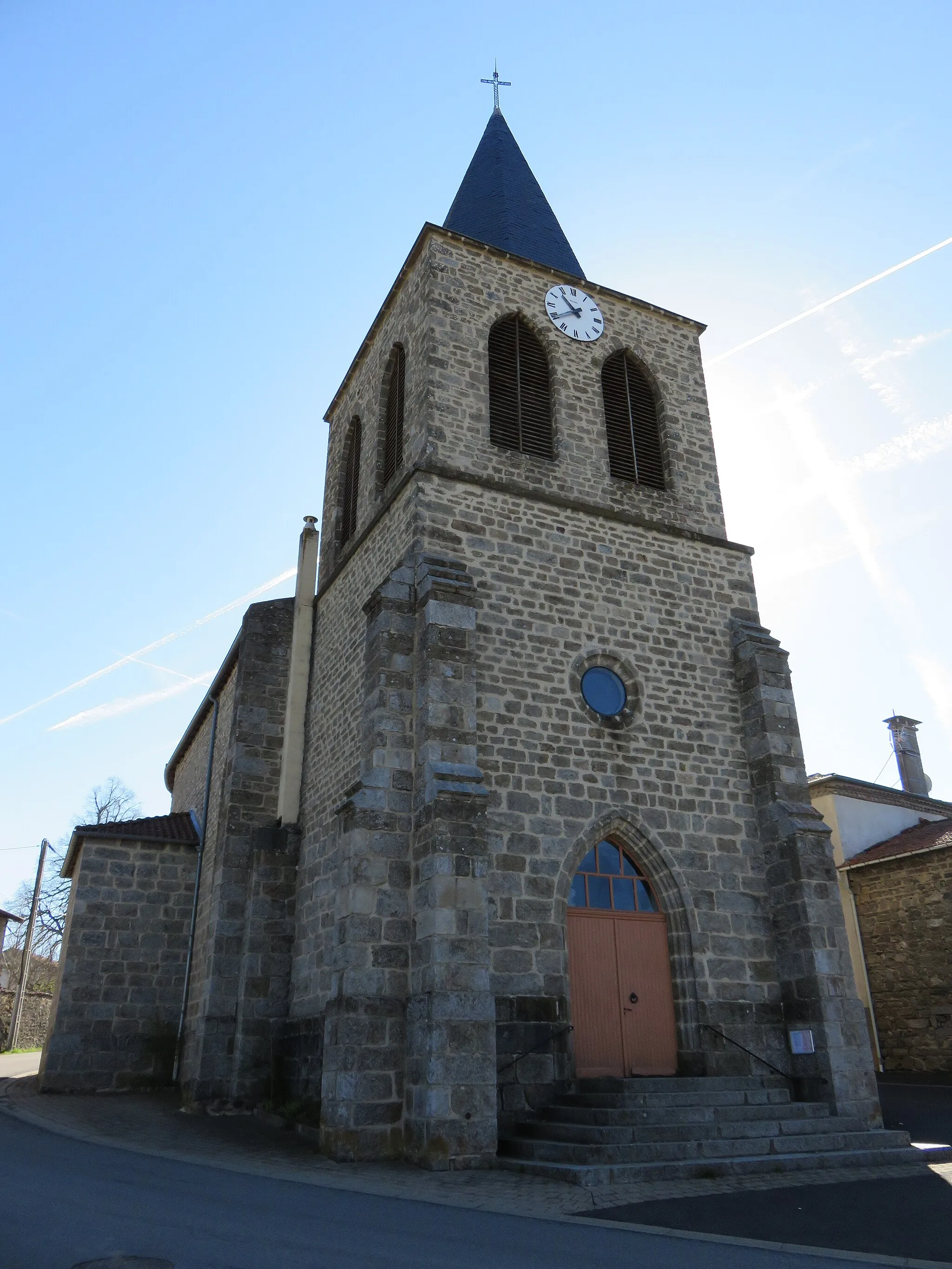 Photo showing: Église de Medeyrolles (Puy-de-Dôme, France).
