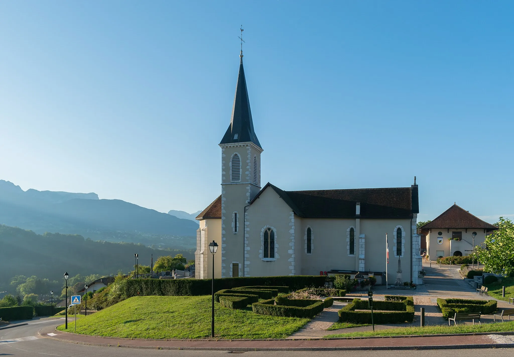 Photo showing: Saint John the Baptist church in Charvonnex, Haute-Savoie, France