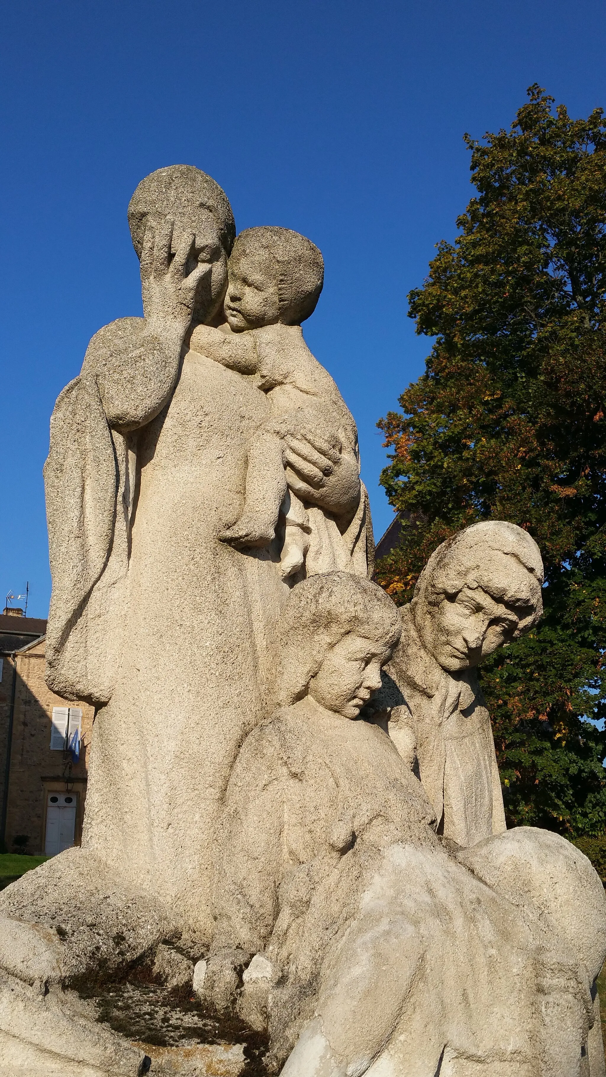 Photo showing: Monument aux morts de Villié-Morgon (détail).