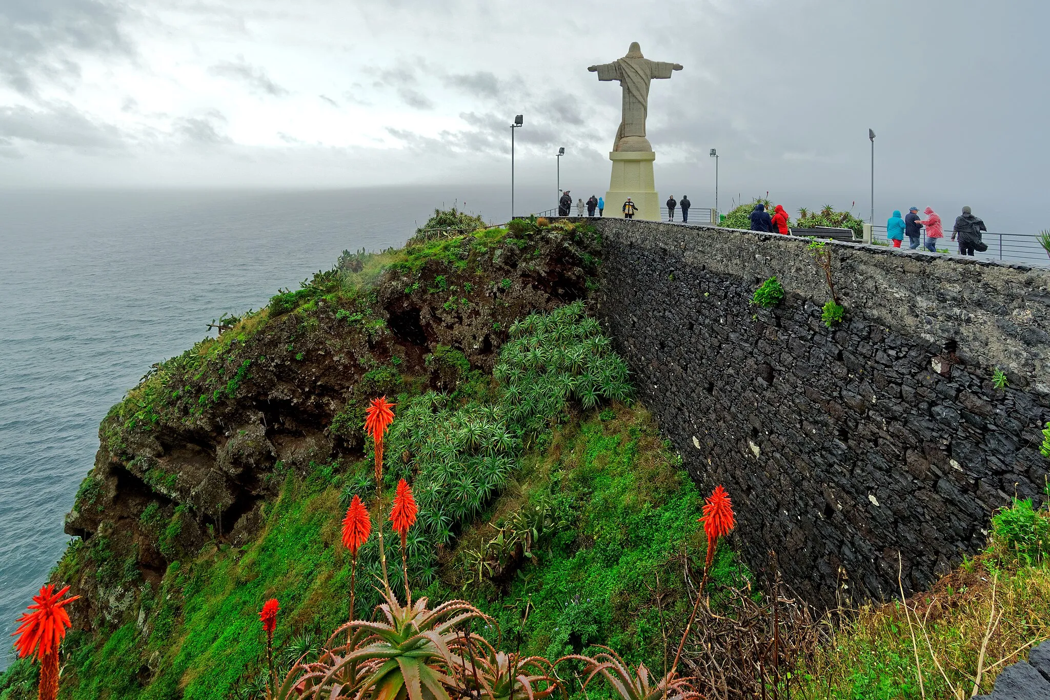 Photo showing: Die Christusstatue, Madeira, bei schlechtem Wetter.