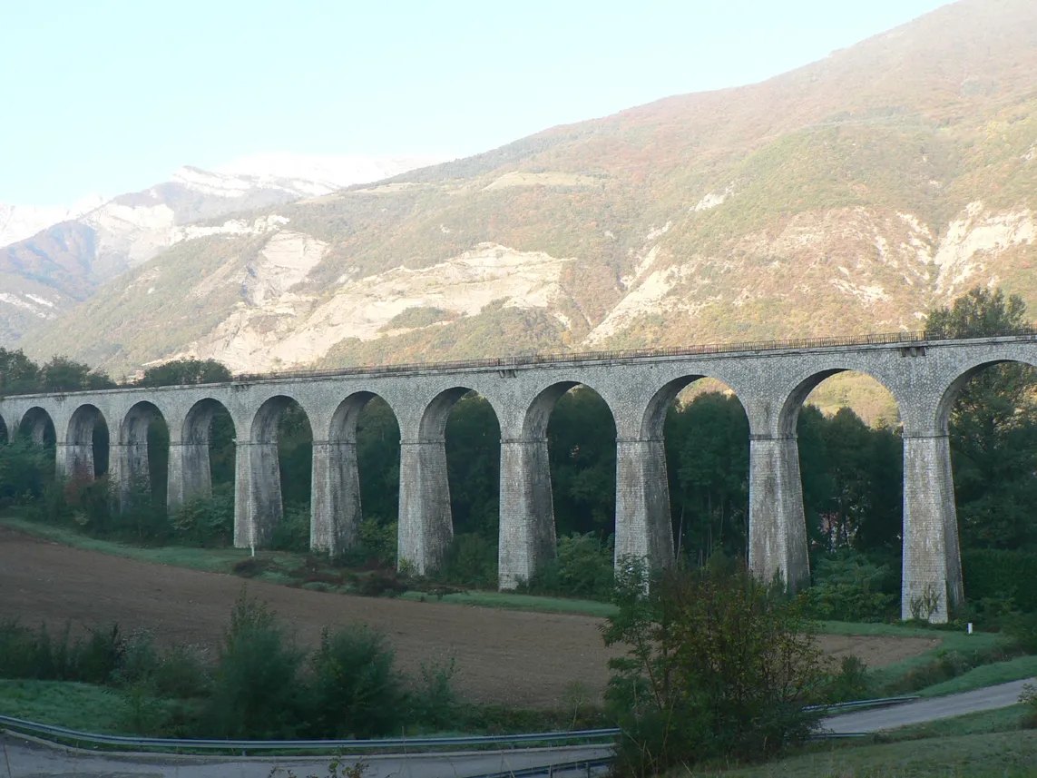 Photo showing: Rail viaduct in Vif (Isère, Rhône-Alpes, France)