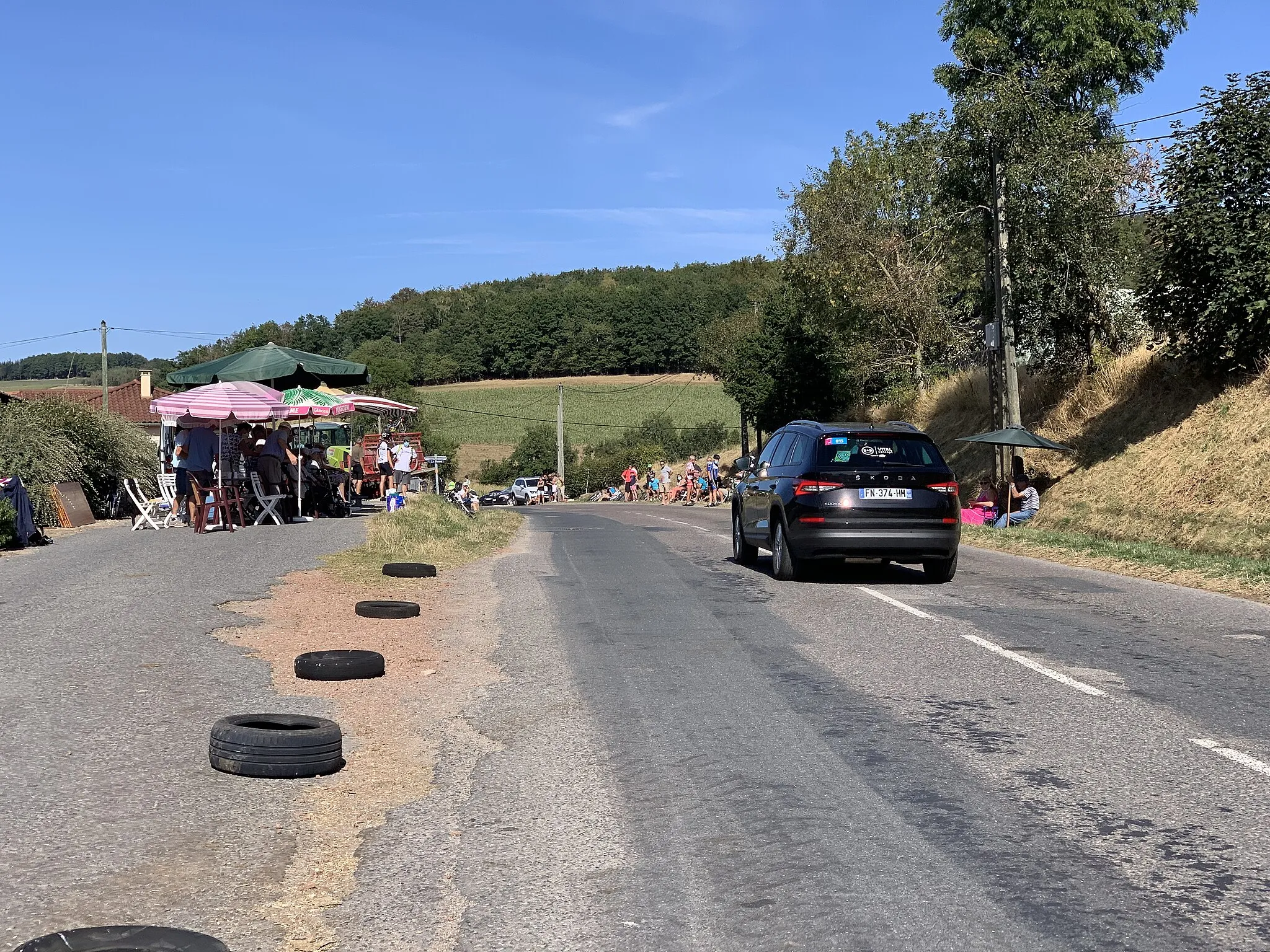 Photo showing: La route du Col avant le passage de la 14e étape du Tour de France 2020 à Duerne.