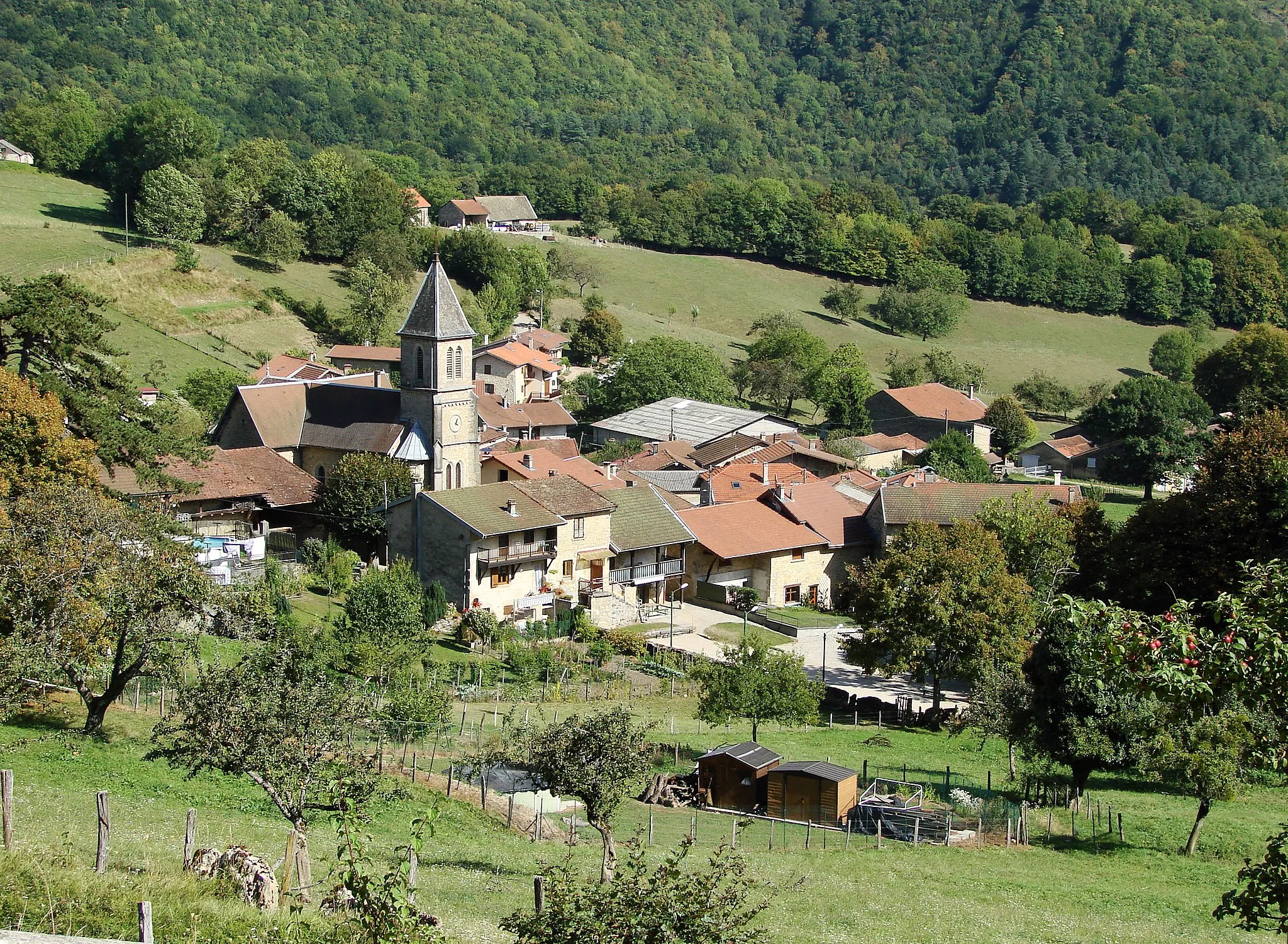Photo showing: Vue du village de Blanaz