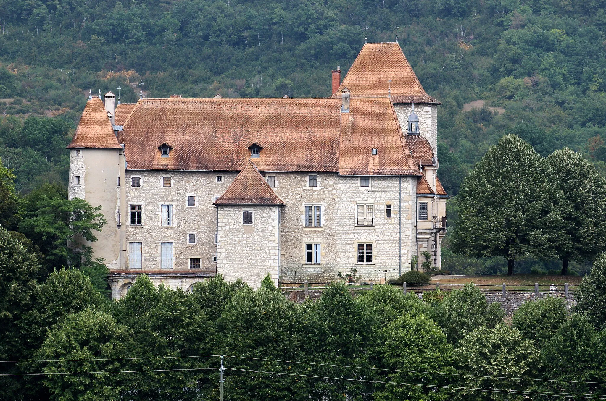 Photo showing: This building is inscrit au titre des monuments historiques de la France. It is indexed in the base Mérimée, a database of architectural heritage maintained by the French Ministry of Culture, under the reference PA00117171 .