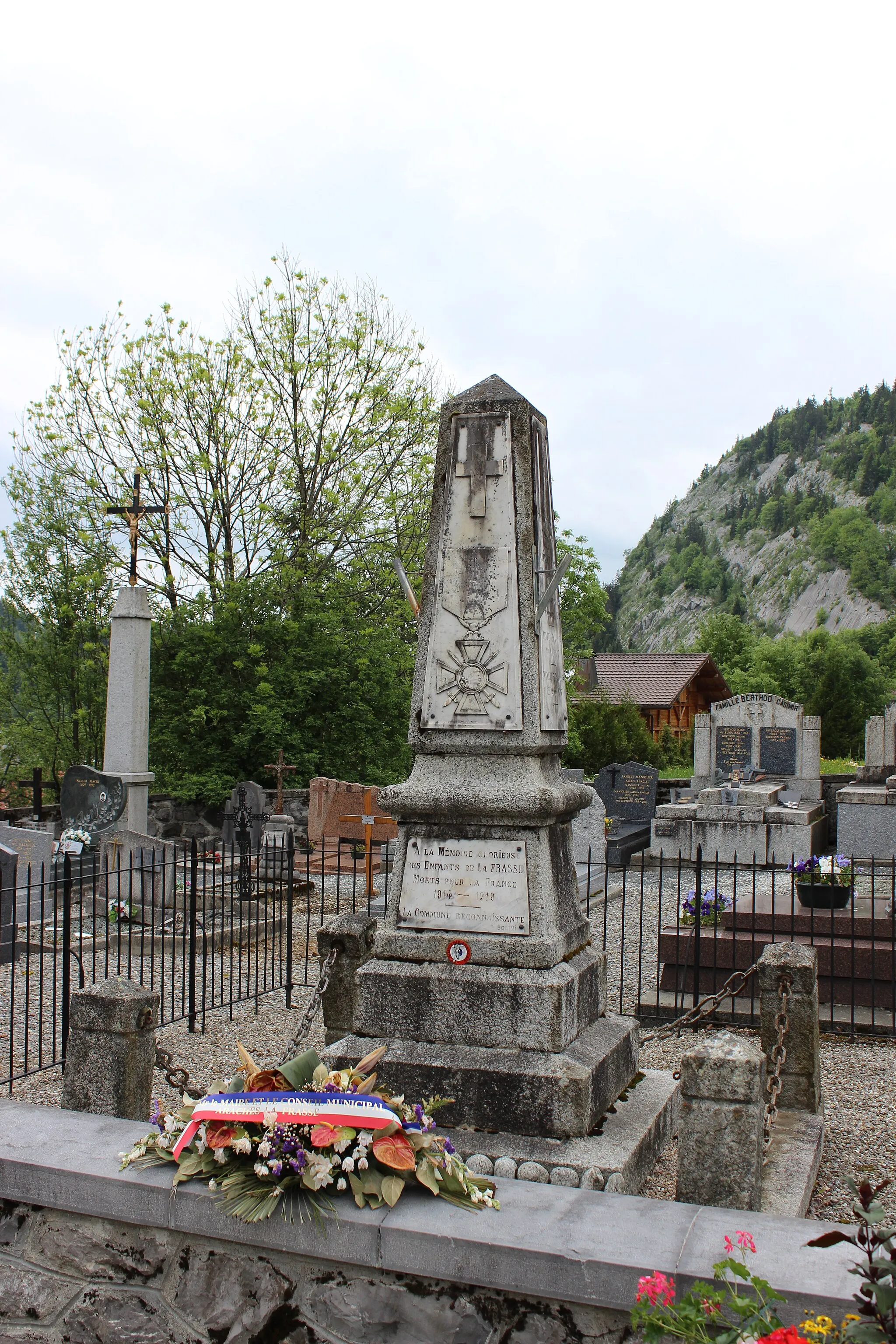 Photo showing: Monument aux morts d'Arâches-la-Frasse.