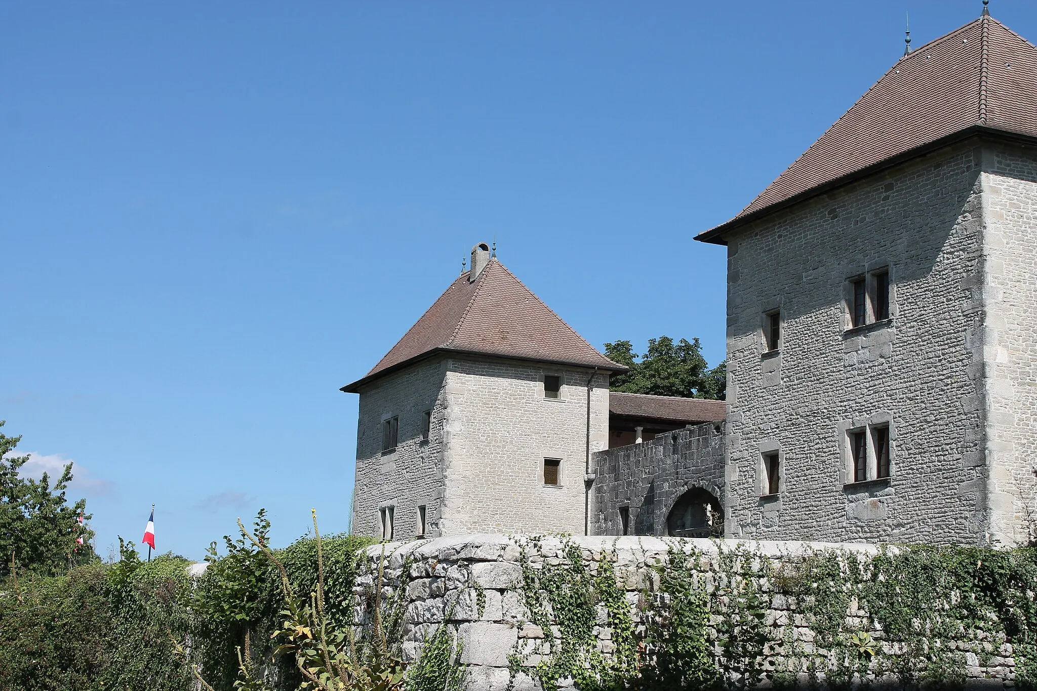 Photo showing: Façade du château de Clermont.