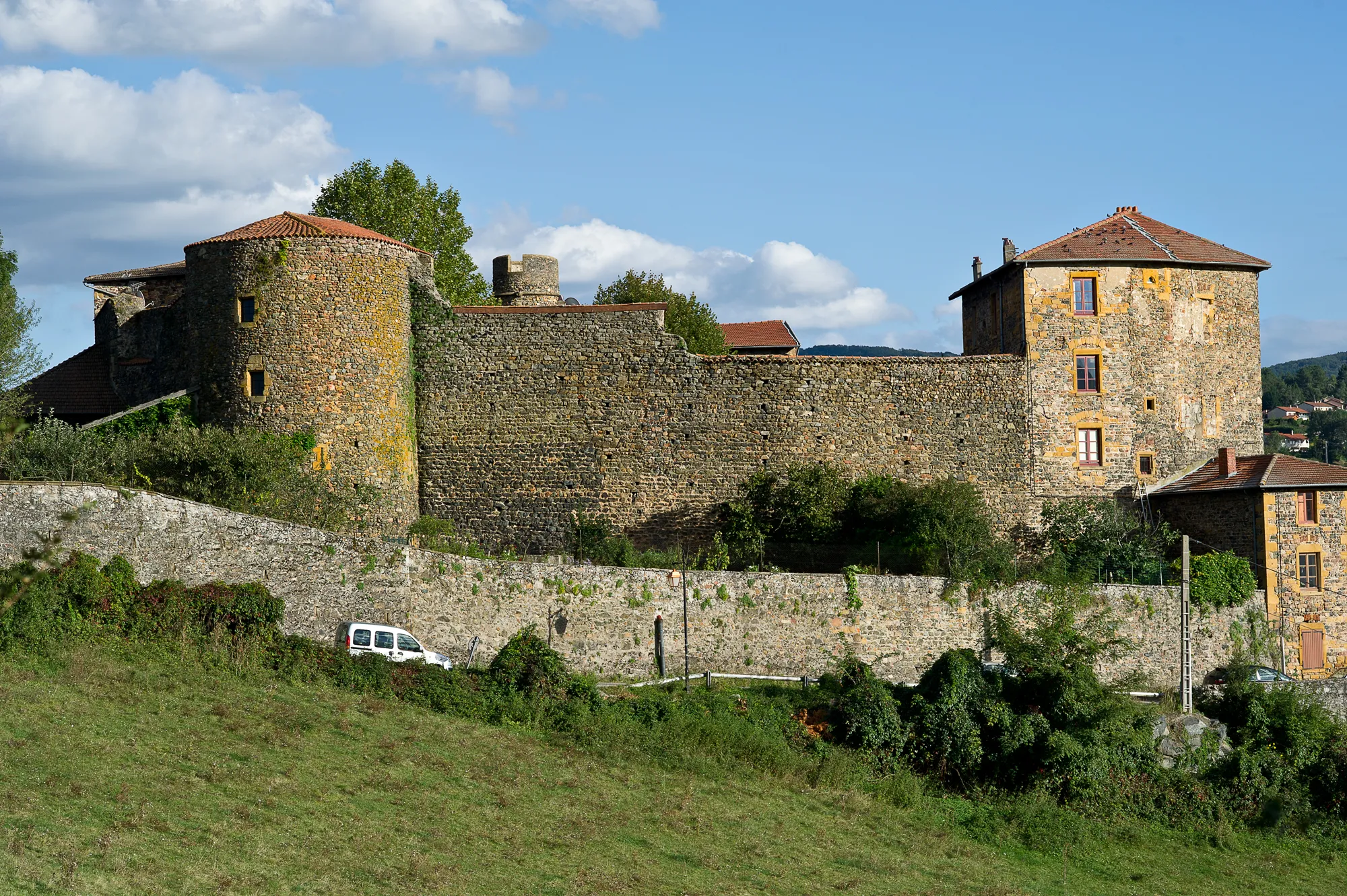 Photo showing: This building is indexed in the base Mérimée, a database of architectural heritage maintained by the French Ministry of Culture, under the reference PA69000013 .