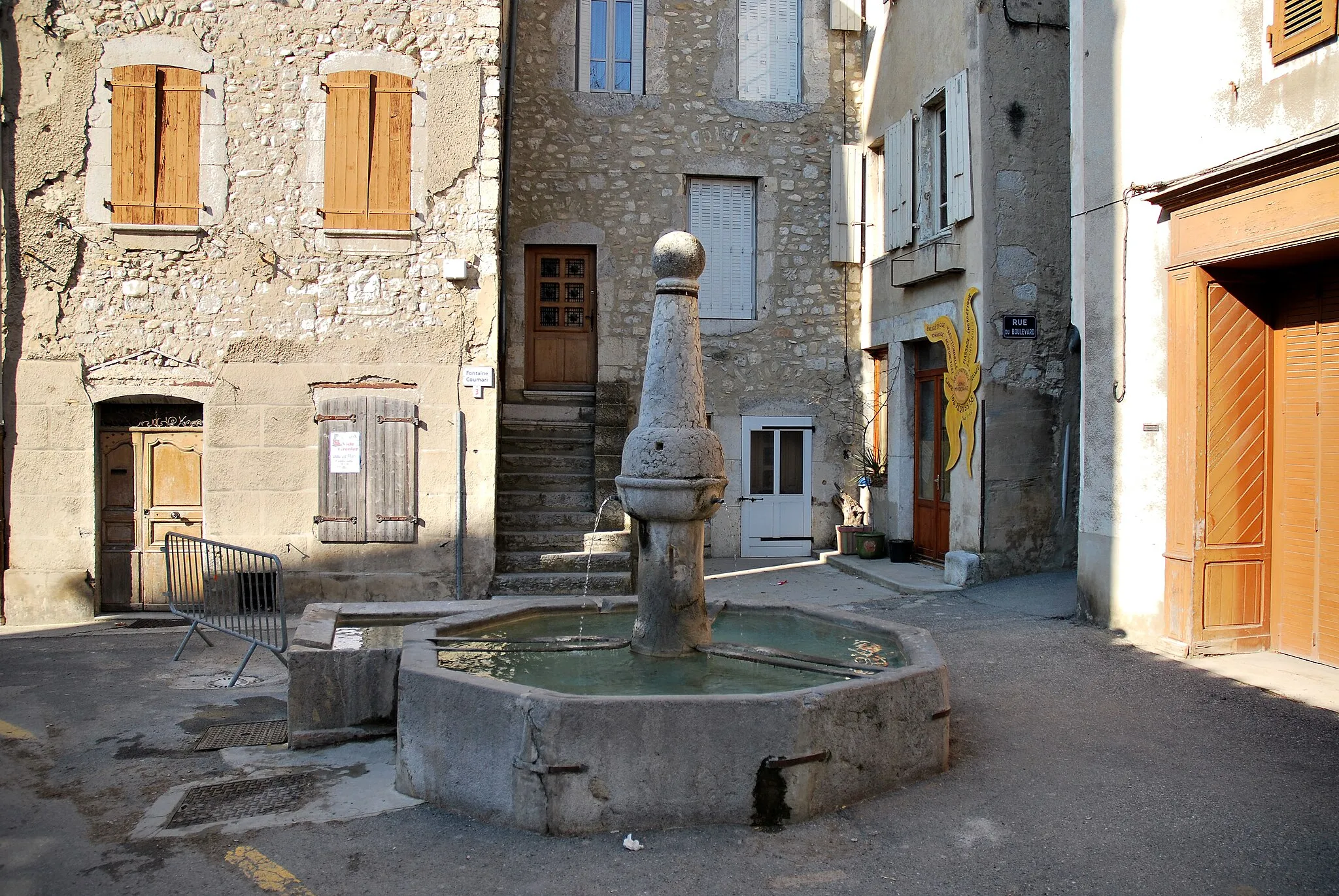 Photo showing: fontaine