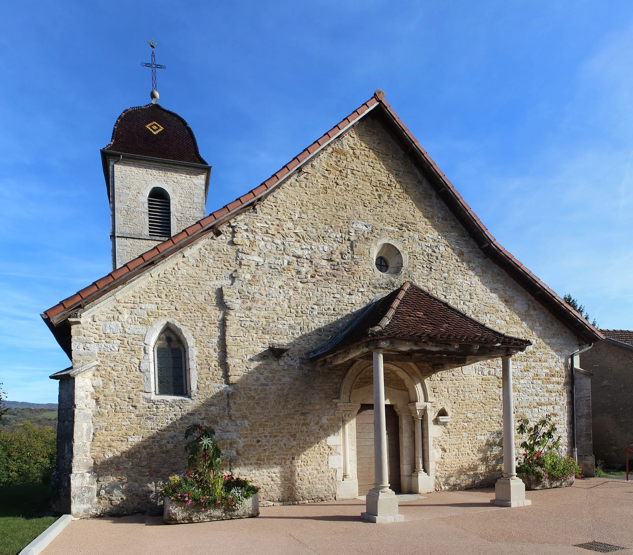 Photo showing: Église Saint-Laurent de Hautecourt, Hautecourt-Romanèche.