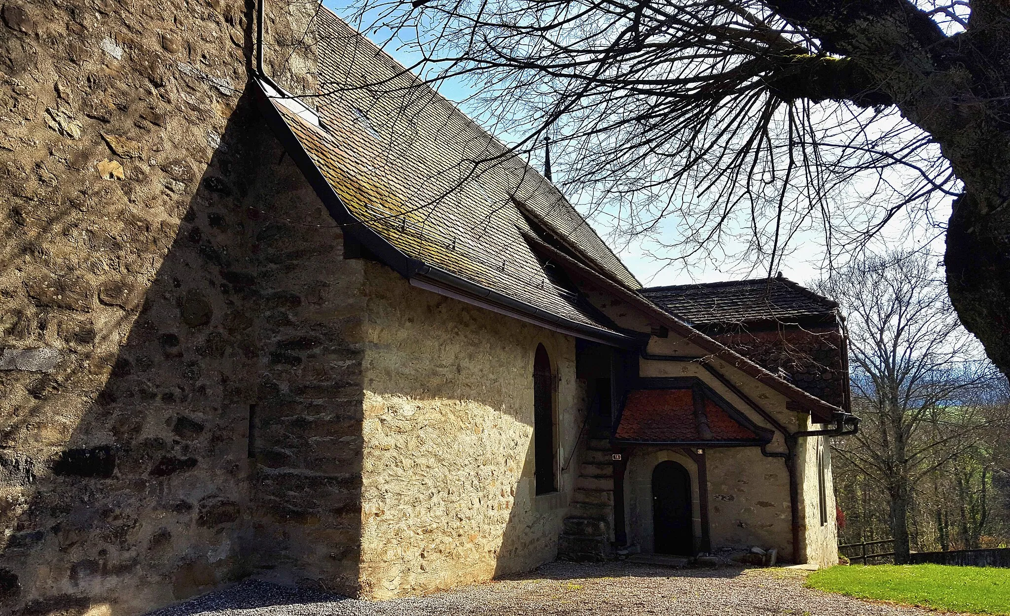 Photo showing: Chatillens Kirche Saint-Maurice, Seitenansicht